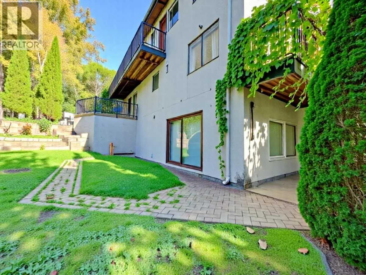 1609 Bewicke Avenue, North Vancouver, British Columbia  V7M 3C2 - Photo 2 - R3112377