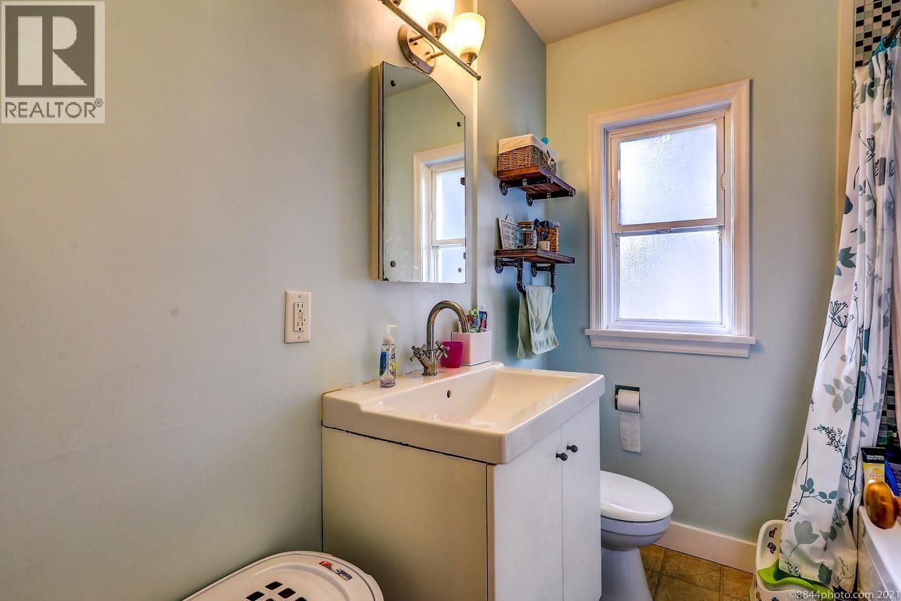 2016 W 48th Avenue, Vancouver, British Columbia  V6M 2P3 - Photo 15 - R3112384