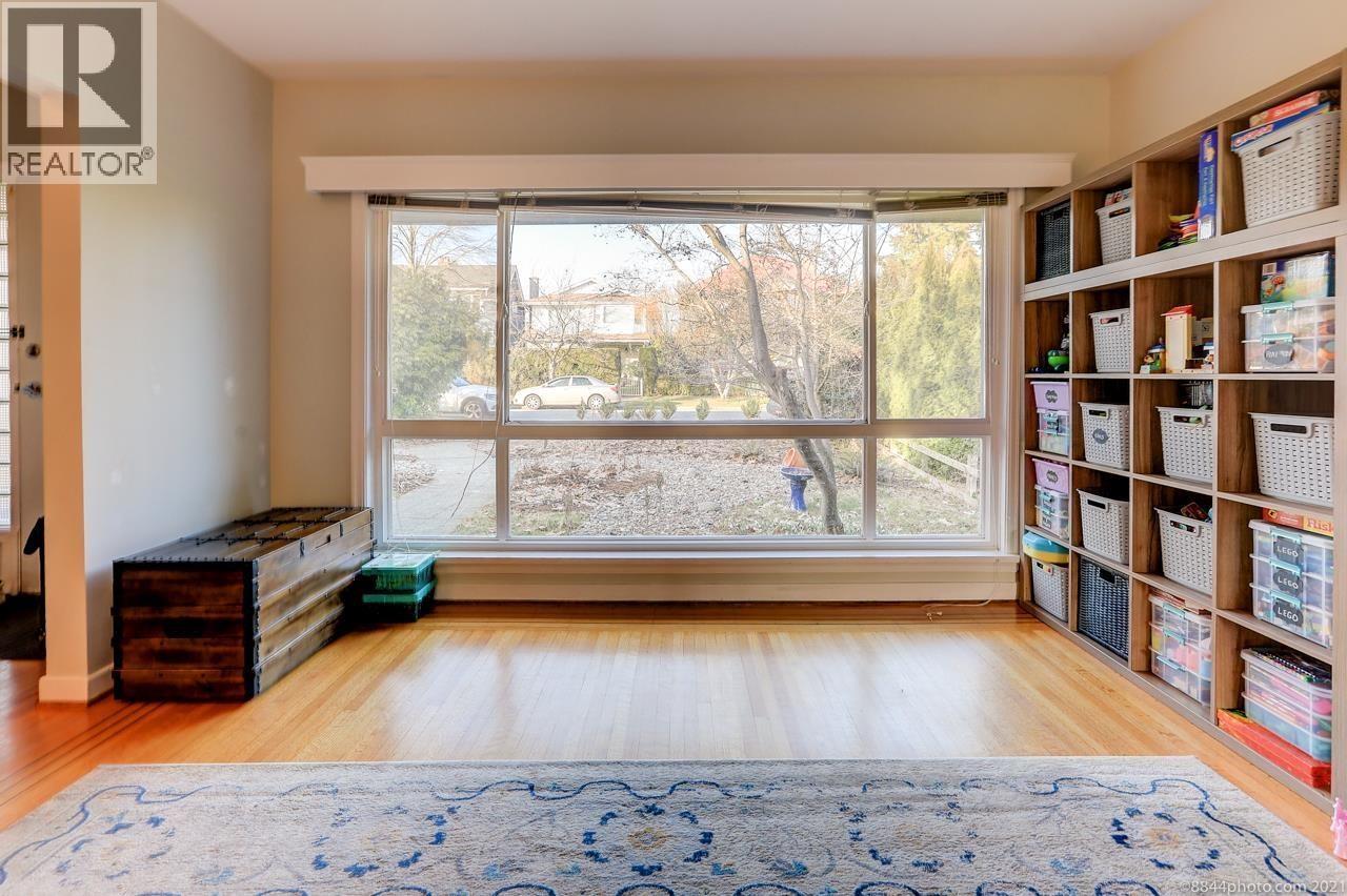 2016 W 48th Avenue, Vancouver, British Columbia  V6M 2P3 - Photo 3 - R3112384