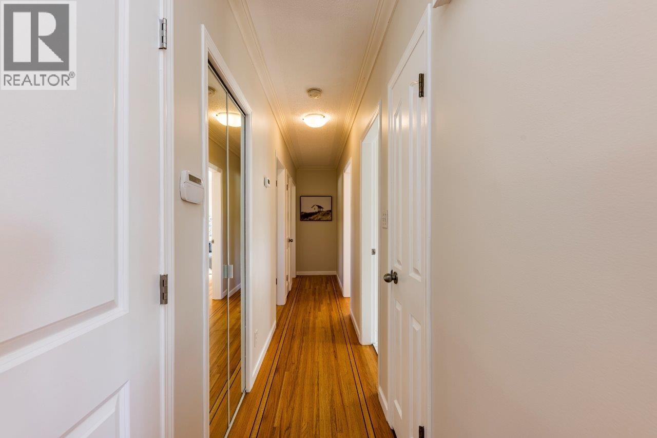 2094 Viewlynn Drive, North Vancouver, British Columbia  V7J 2W8 - Photo 15 - R3112420