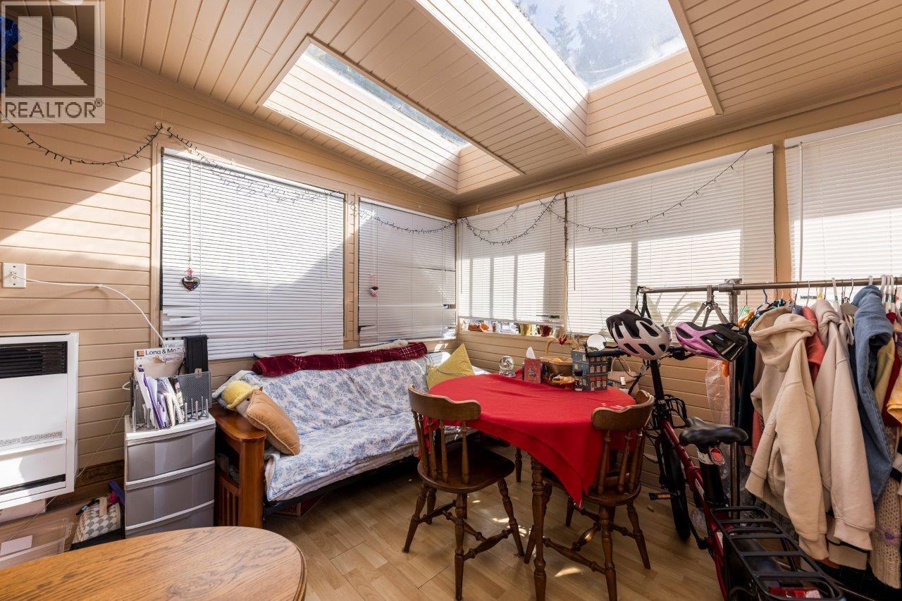 2094 Viewlynn Drive, North Vancouver, British Columbia  V7J 2W8 - Photo 38 - R3112420