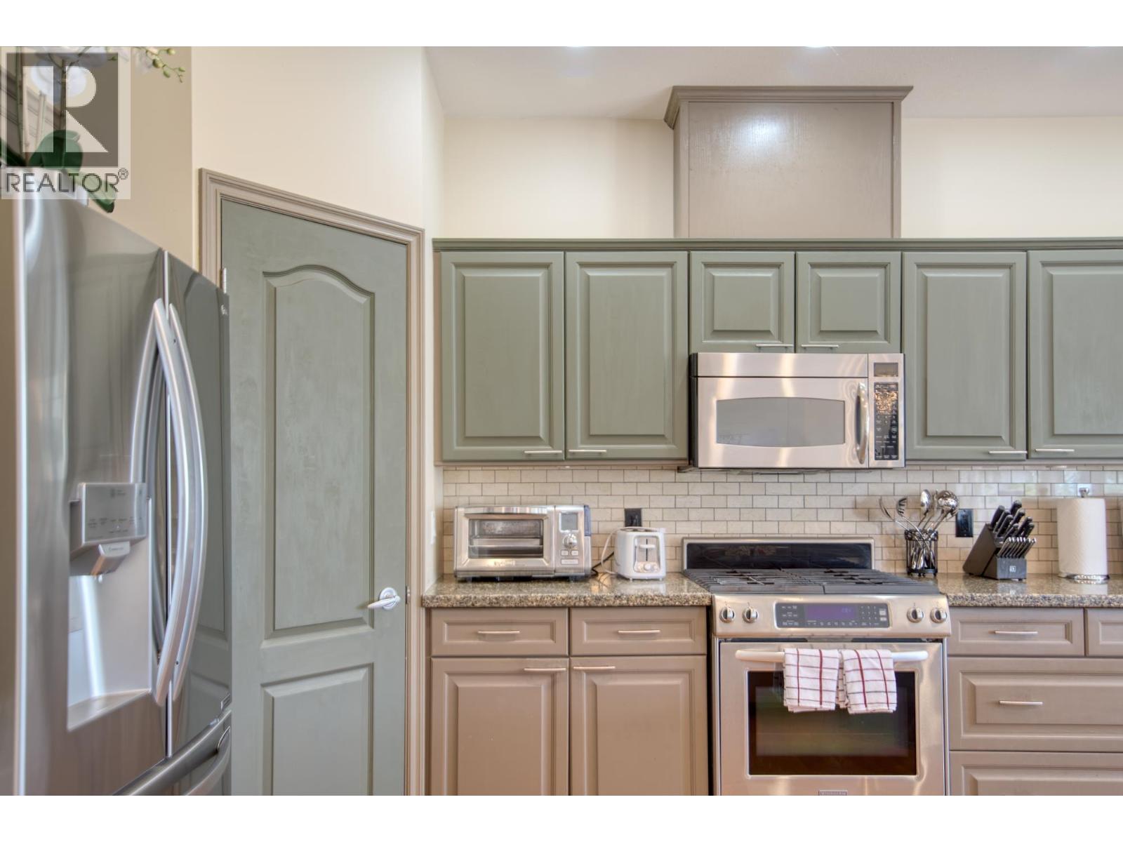 6169 Mika Road, Sechelt, British Columbia  V0N 3A7 - Photo 10 - R3112431