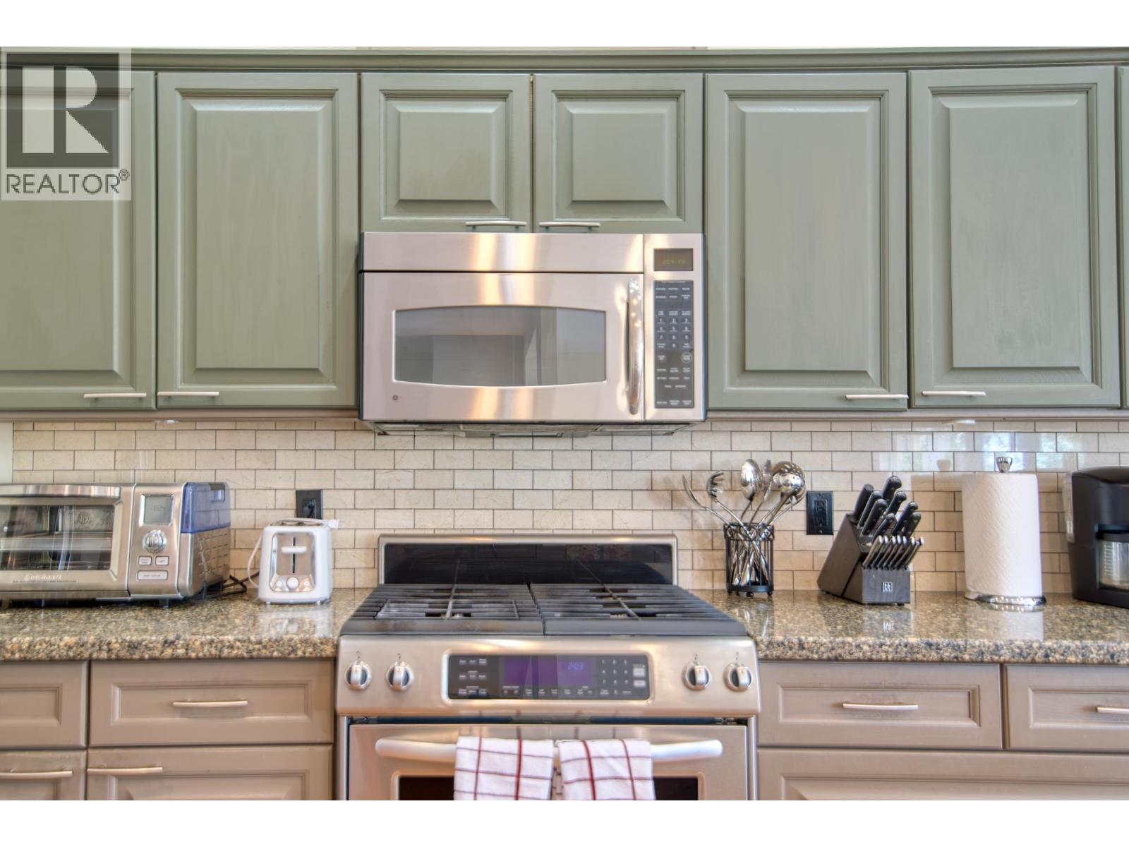 6169 Mika Road, Sechelt, British Columbia  V0N 3A7 - Photo 11 - R3112431