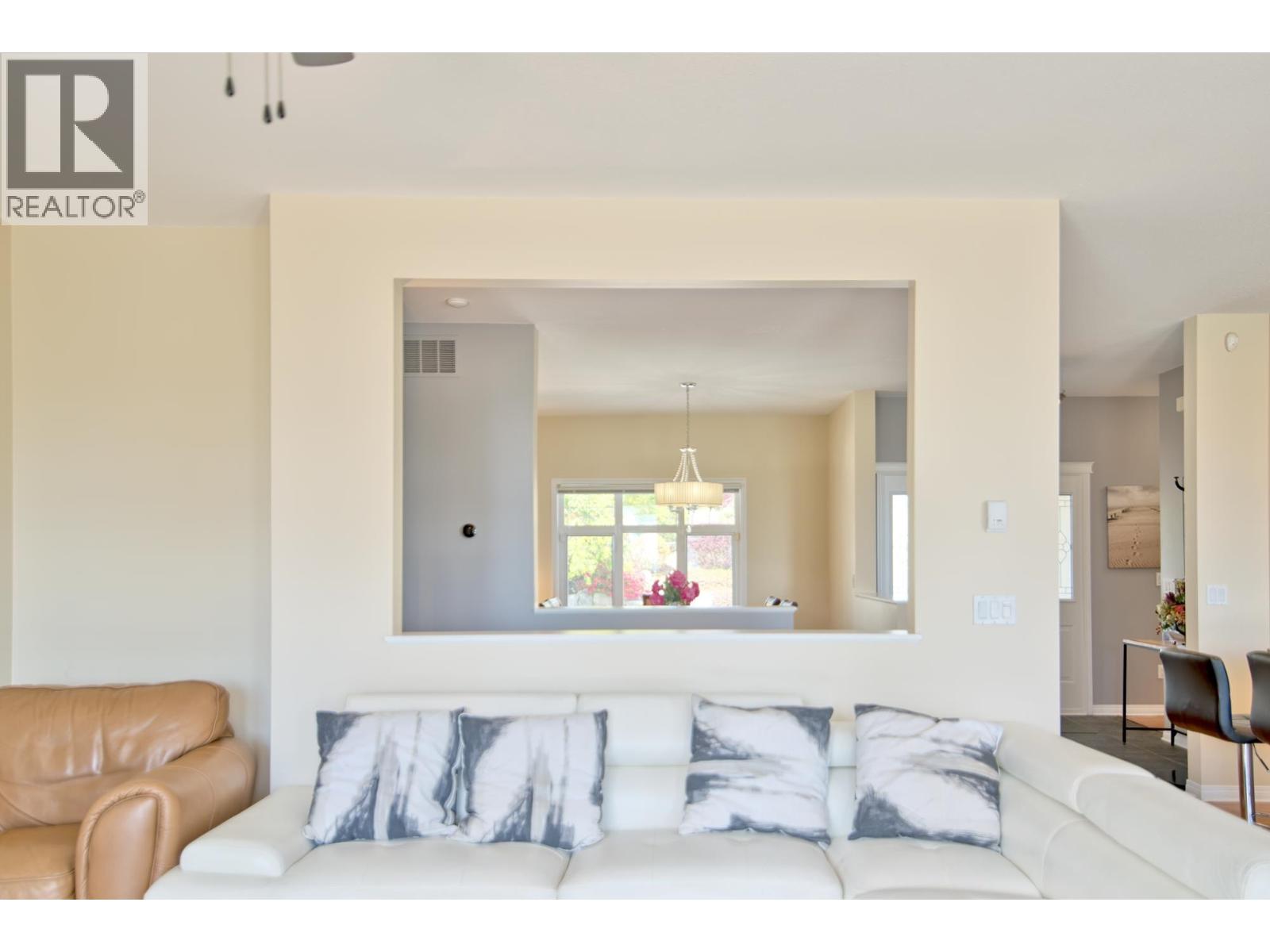 6169 Mika Road, Sechelt, British Columbia  V0N 3A7 - Photo 18 - R3112431