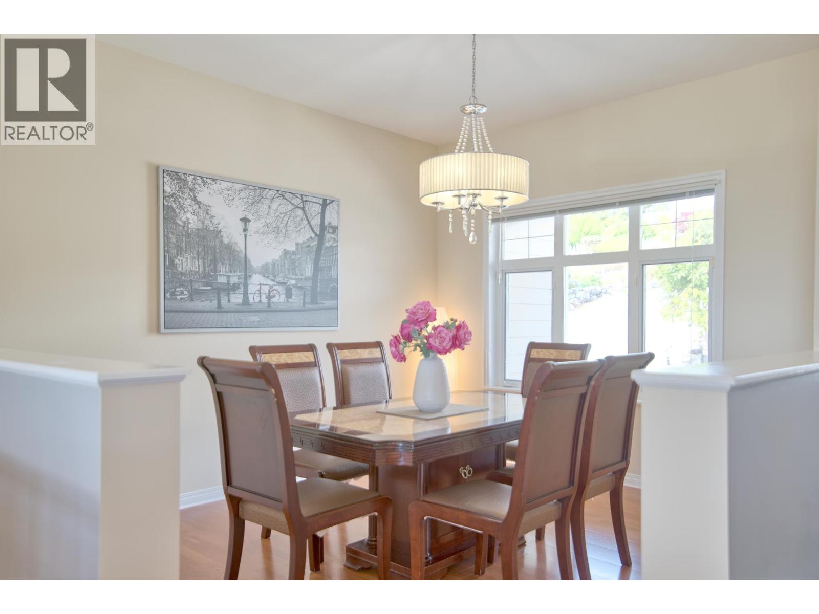 6169 Mika Road, Sechelt, British Columbia  V0N 3A7 - Photo 4 - R3112431