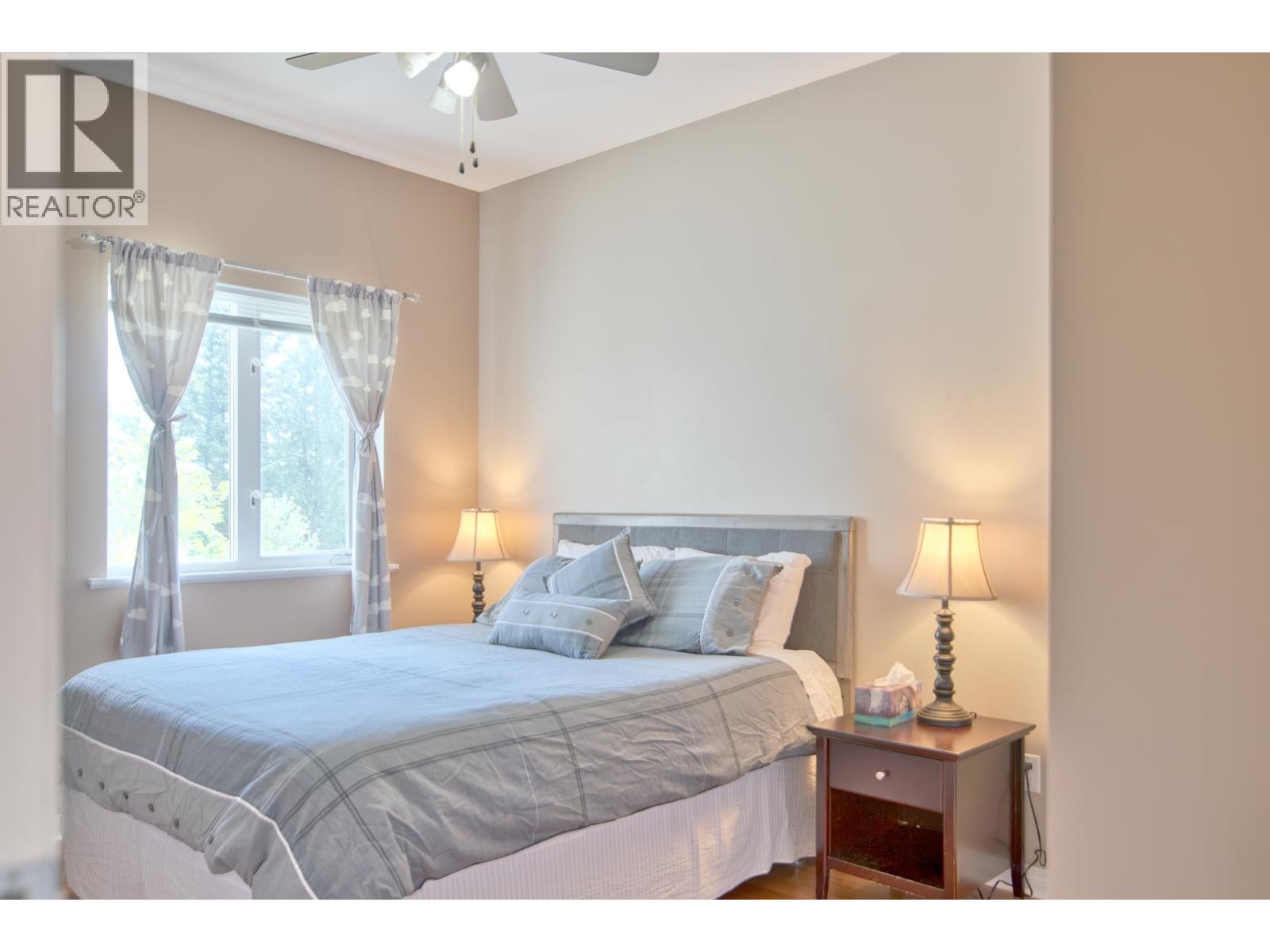 6169 Mika Road, Sechelt, British Columbia  V0N 3A7 - Photo 5 - R3112431