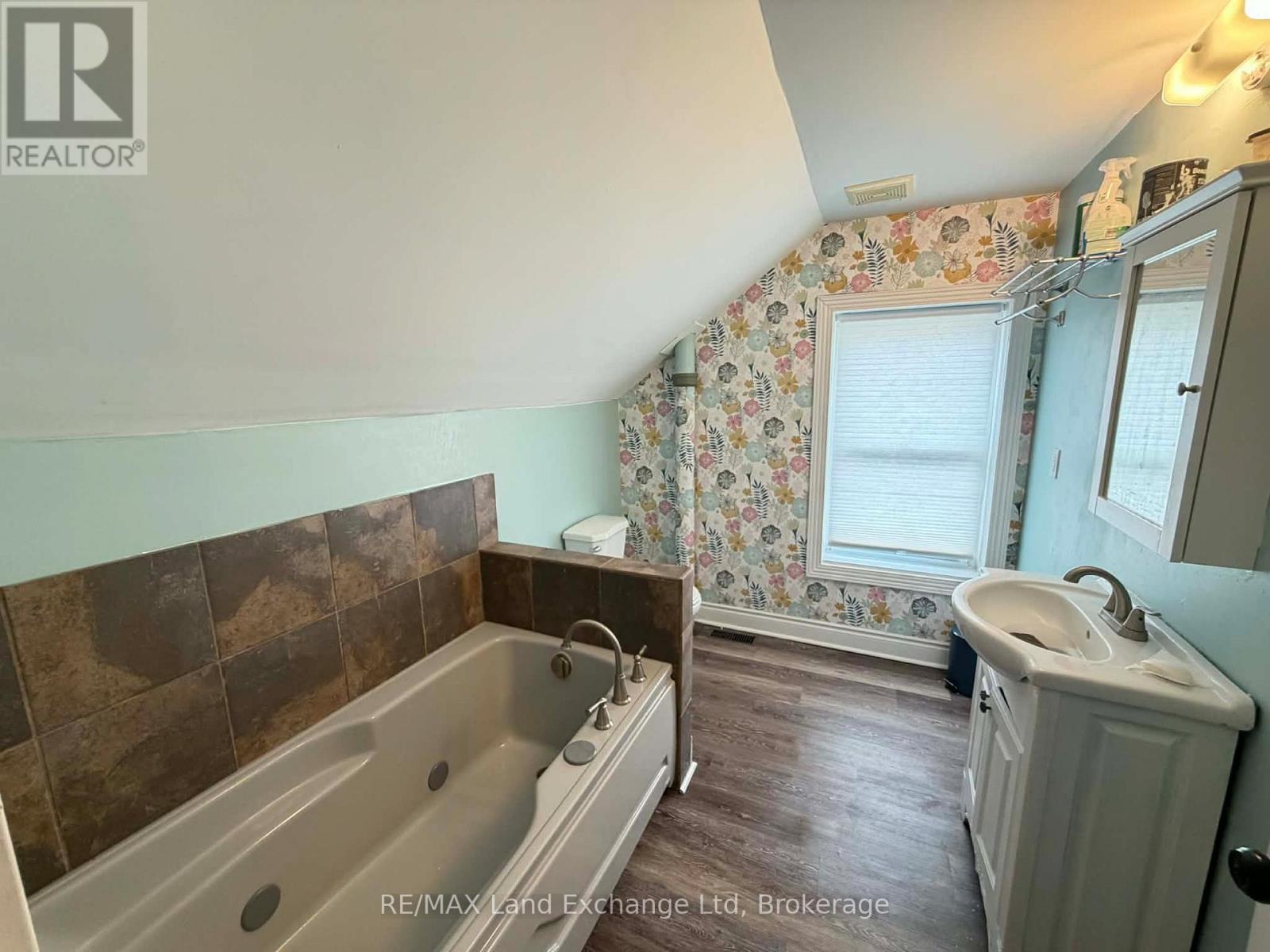 129 Victoria Street E, North Huron, Ontario  N0G 2W0 - Photo 12 - X13008840