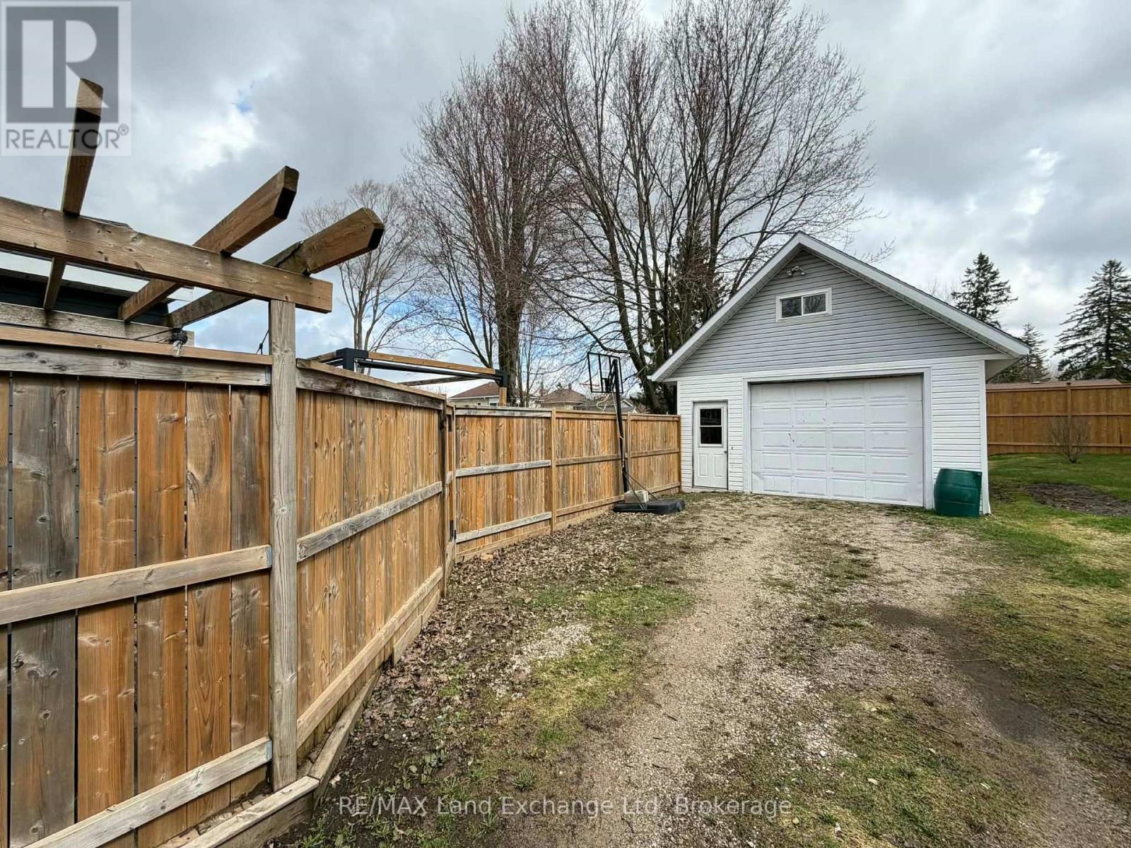 129 Victoria Street E, North Huron, Ontario  N0G 2W0 - Photo 15 - X13008840