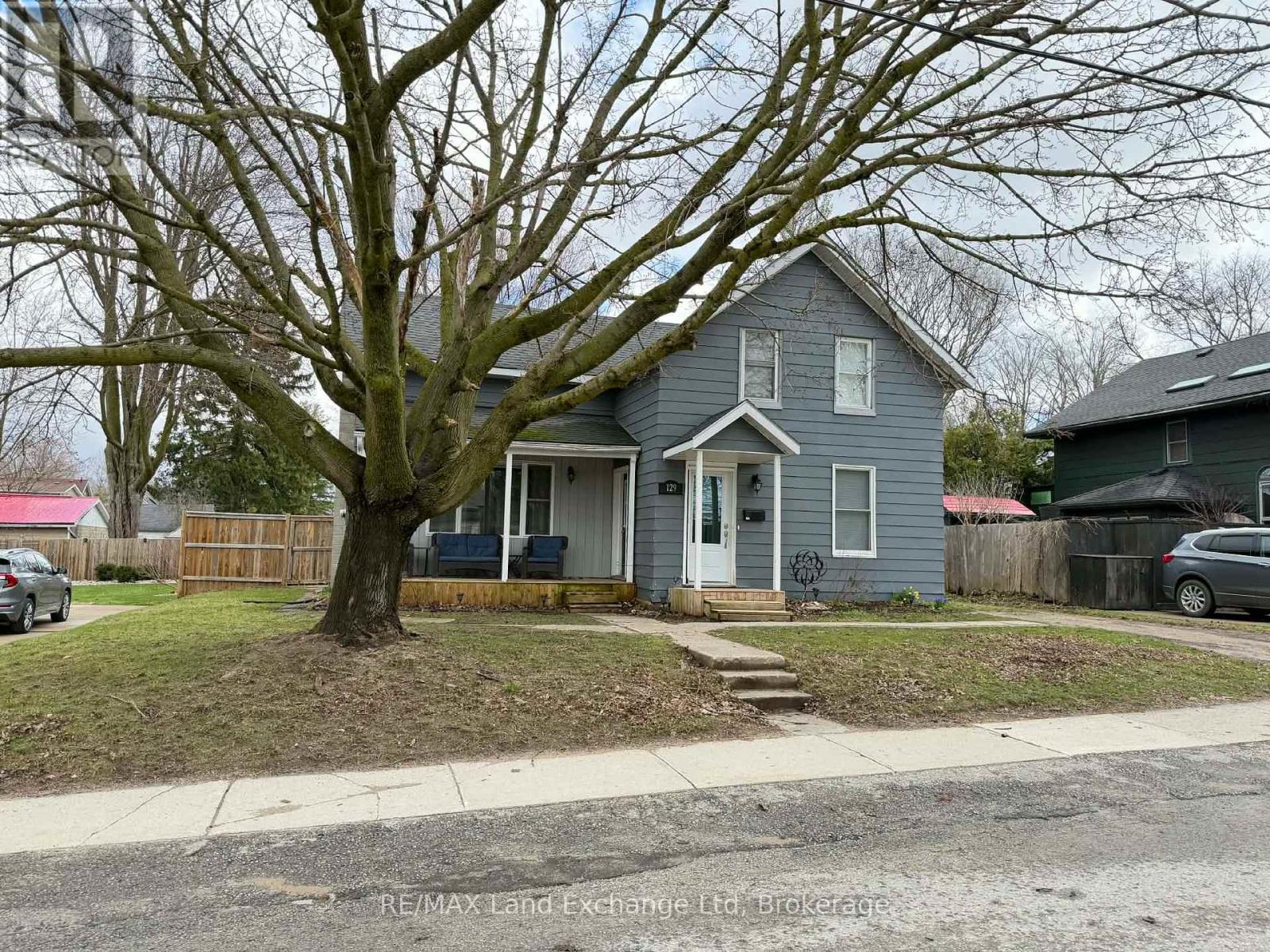 129 Victoria Street E, North Huron, Ontario  N0G 2W0 - Photo 2 - X13008840