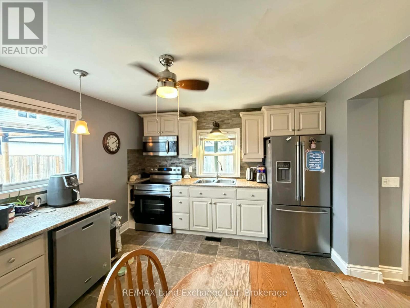 129 Victoria Street E, North Huron, Ontario  N0G 2W0 - Photo 5 - X13008840