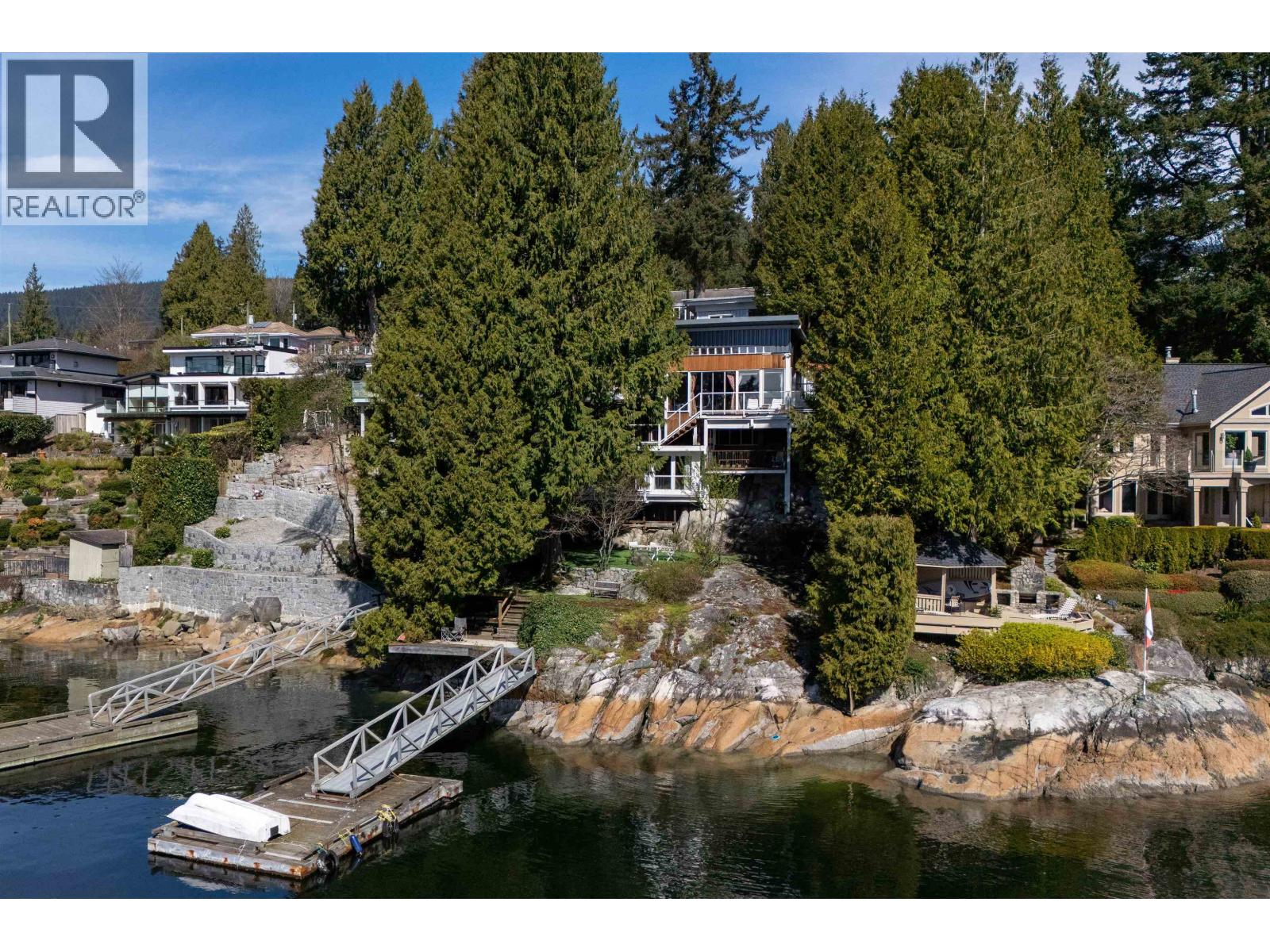 4515 STONEHAVEN AVENUE, North Vancouver, British Columbia