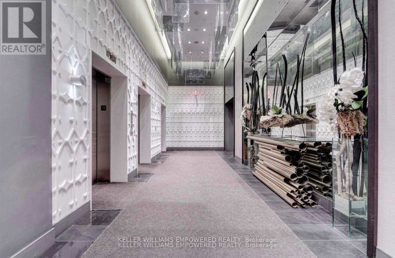 705 - 32 Davenport Road E, Toronto, Ontario  M5R 0B5 - Photo 9 - C13008810