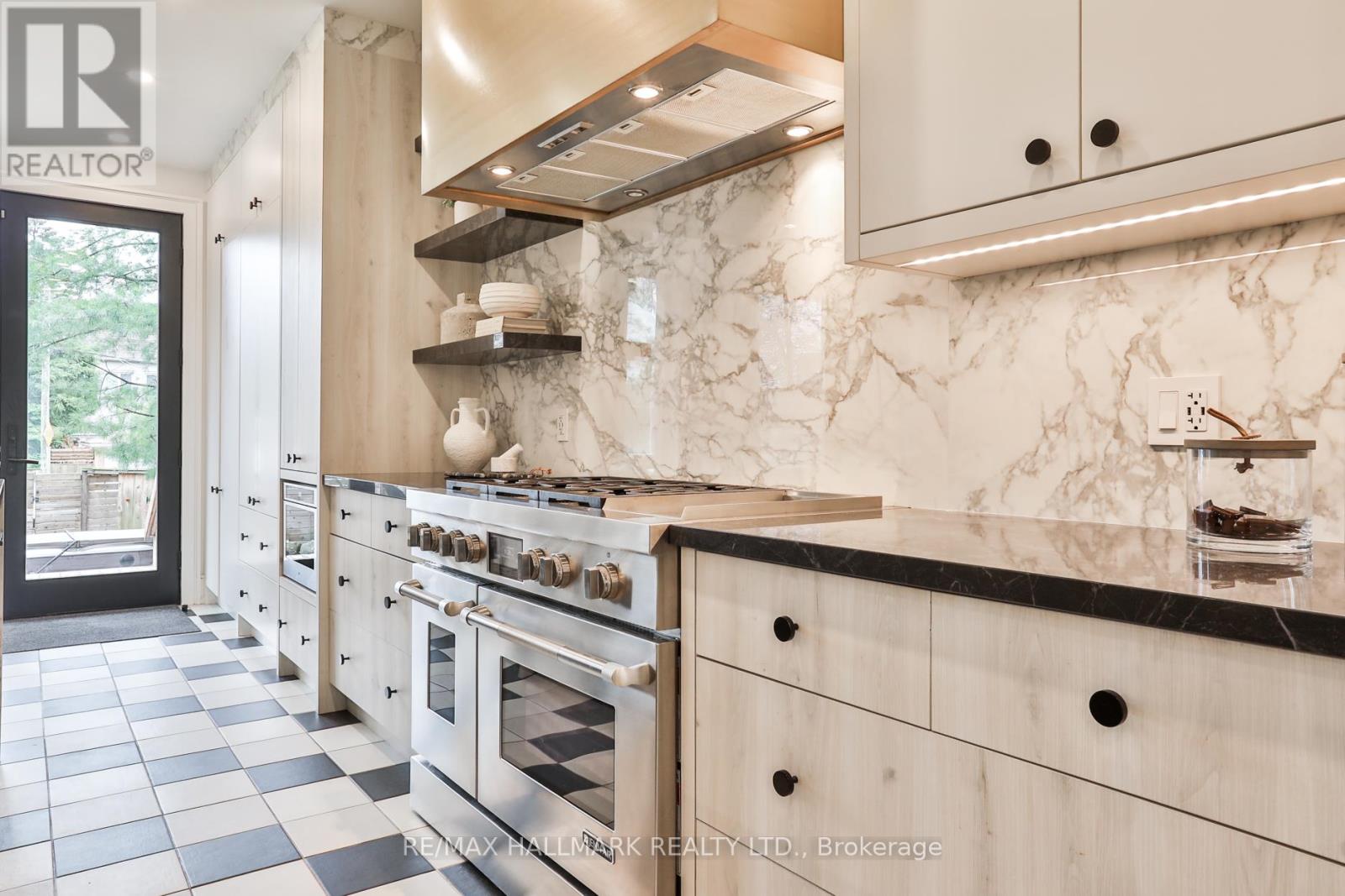 553 Davisville Avenue, Toronto, Ontario  M4S 1J2 - Photo 15 - C13008834