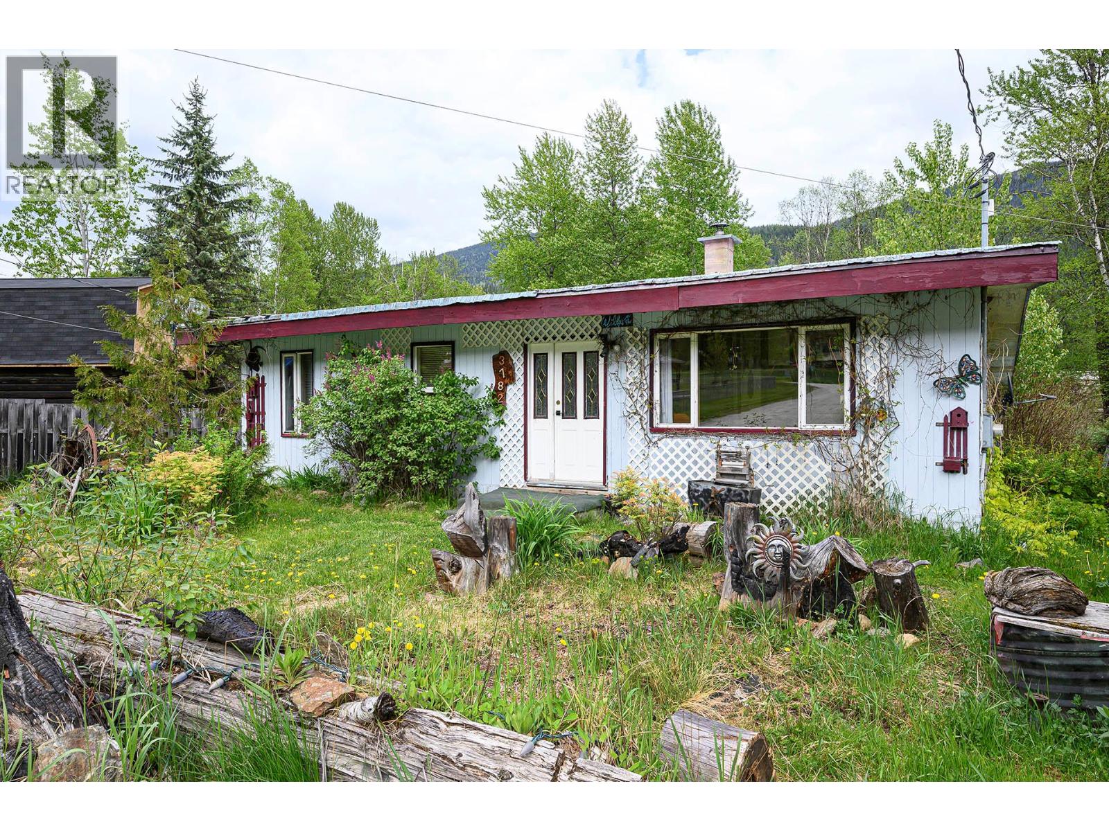 3782 River Drive, Blue River, British Columbia  V0E 1C0 - Photo 2 - 10383396