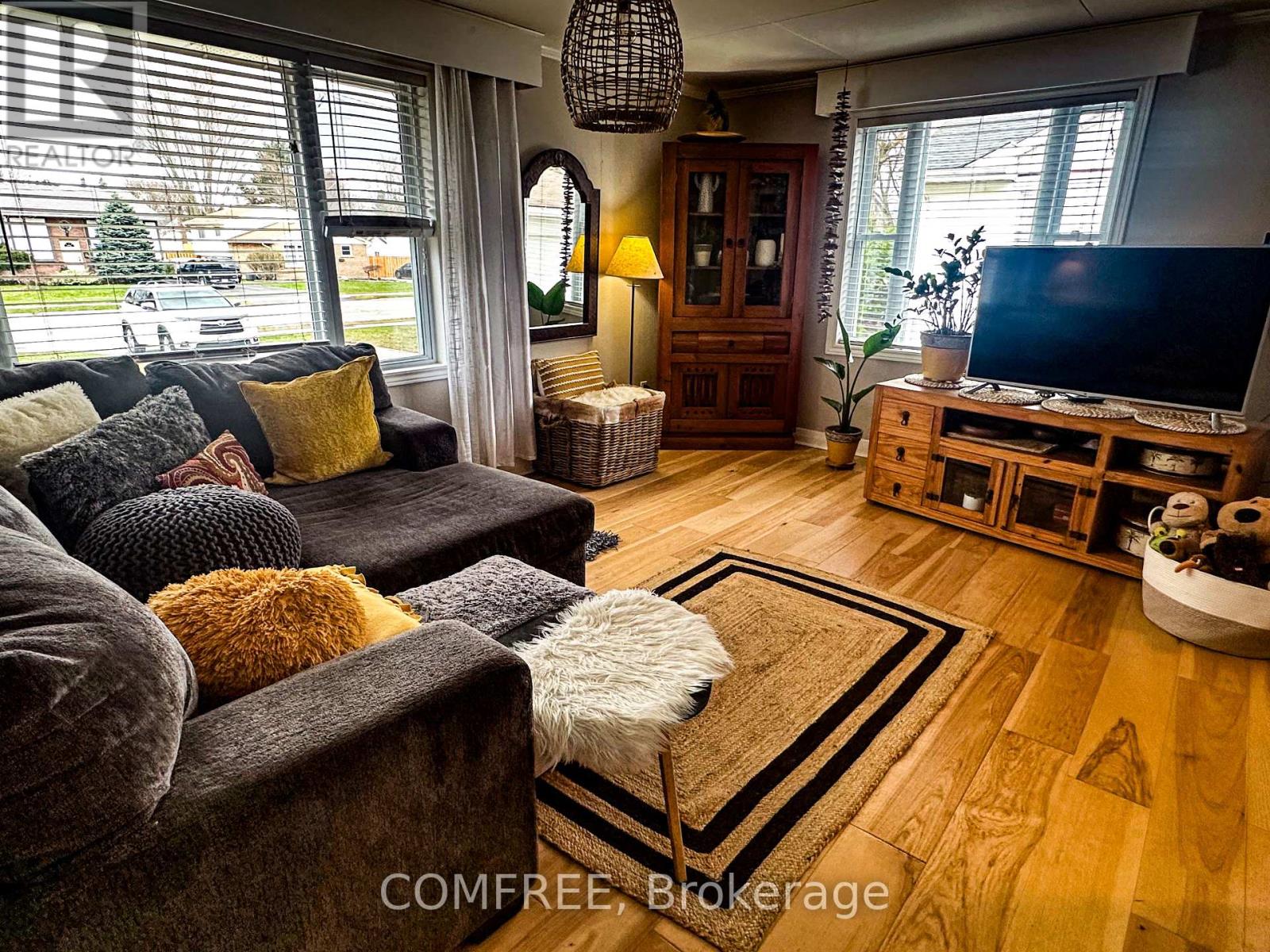 38 South Edgeware Road, St. Thomas, Ontario  N5P 2H4 - Photo 2 - X13008790