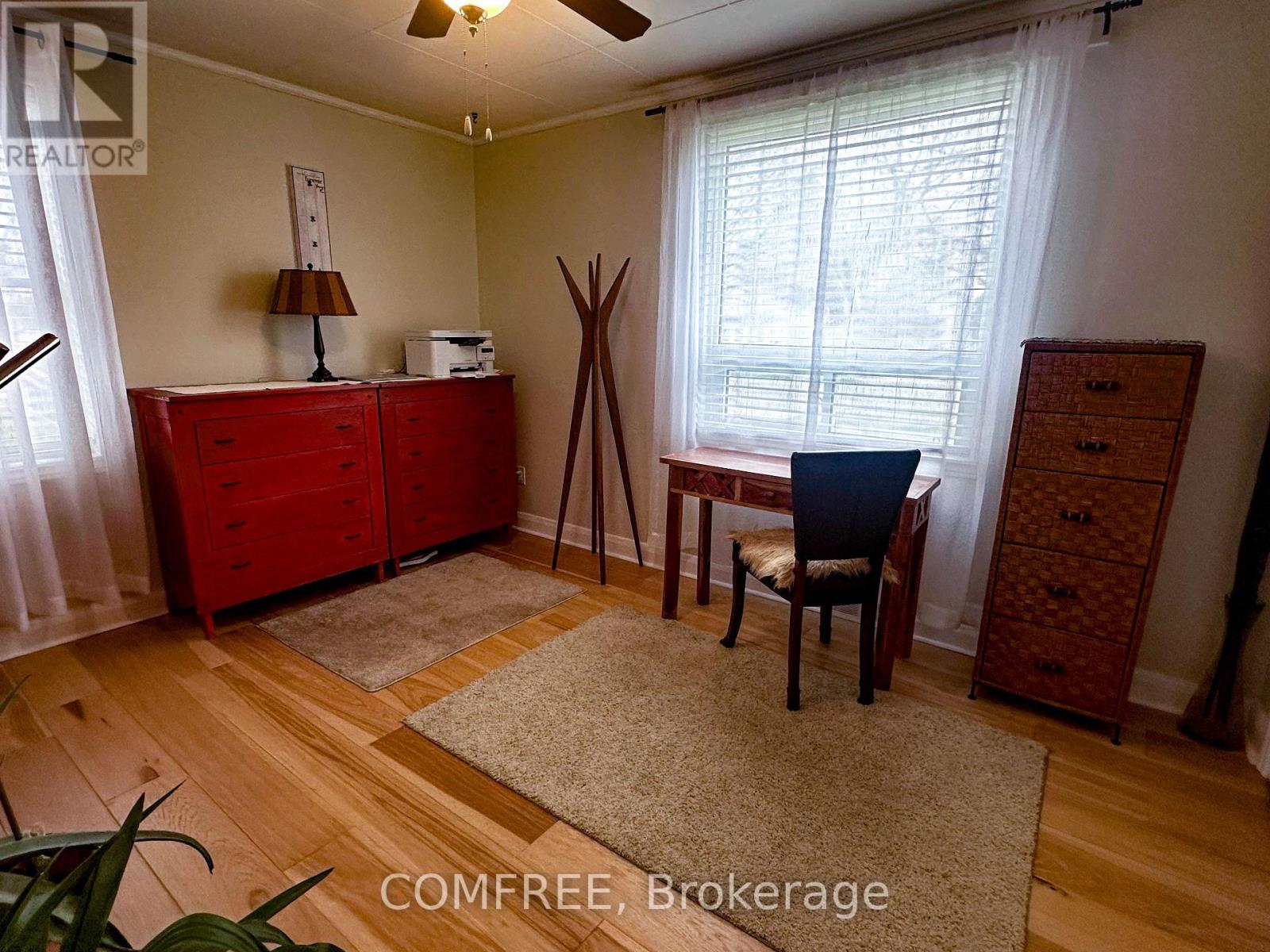 38 South Edgeware Road, St. Thomas, Ontario  N5P 2H4 - Photo 9 - X13008790