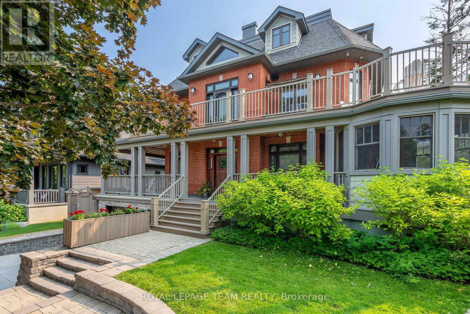 483 Golden Avenue, Ottawa, Ontario  K2A 2E4 - Photo 2 - X13008828