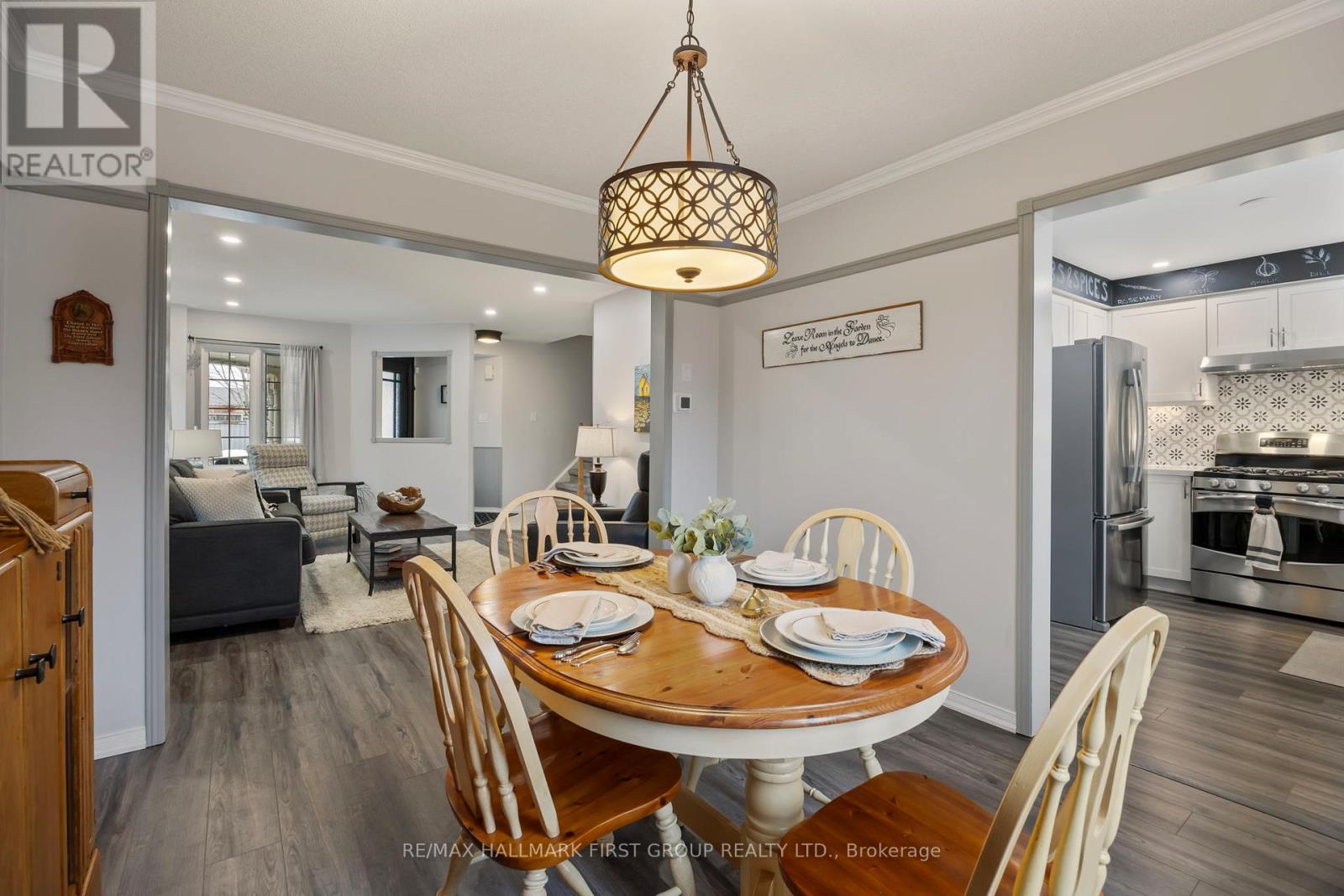 5 Knox Crescent, Whitby, Ontario  L1M 1C8 - Photo 9 - E13008798