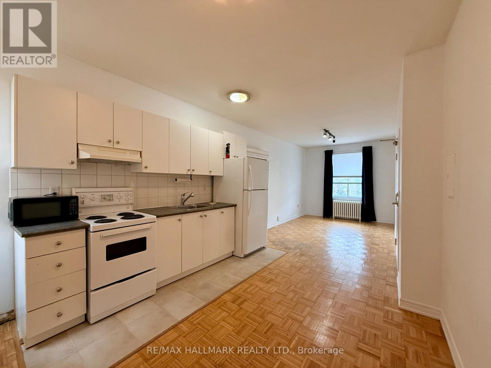 Main - 41 Saulter Street, Toronto, Ontario  M4M 2H8 - Photo 5 - E13008898