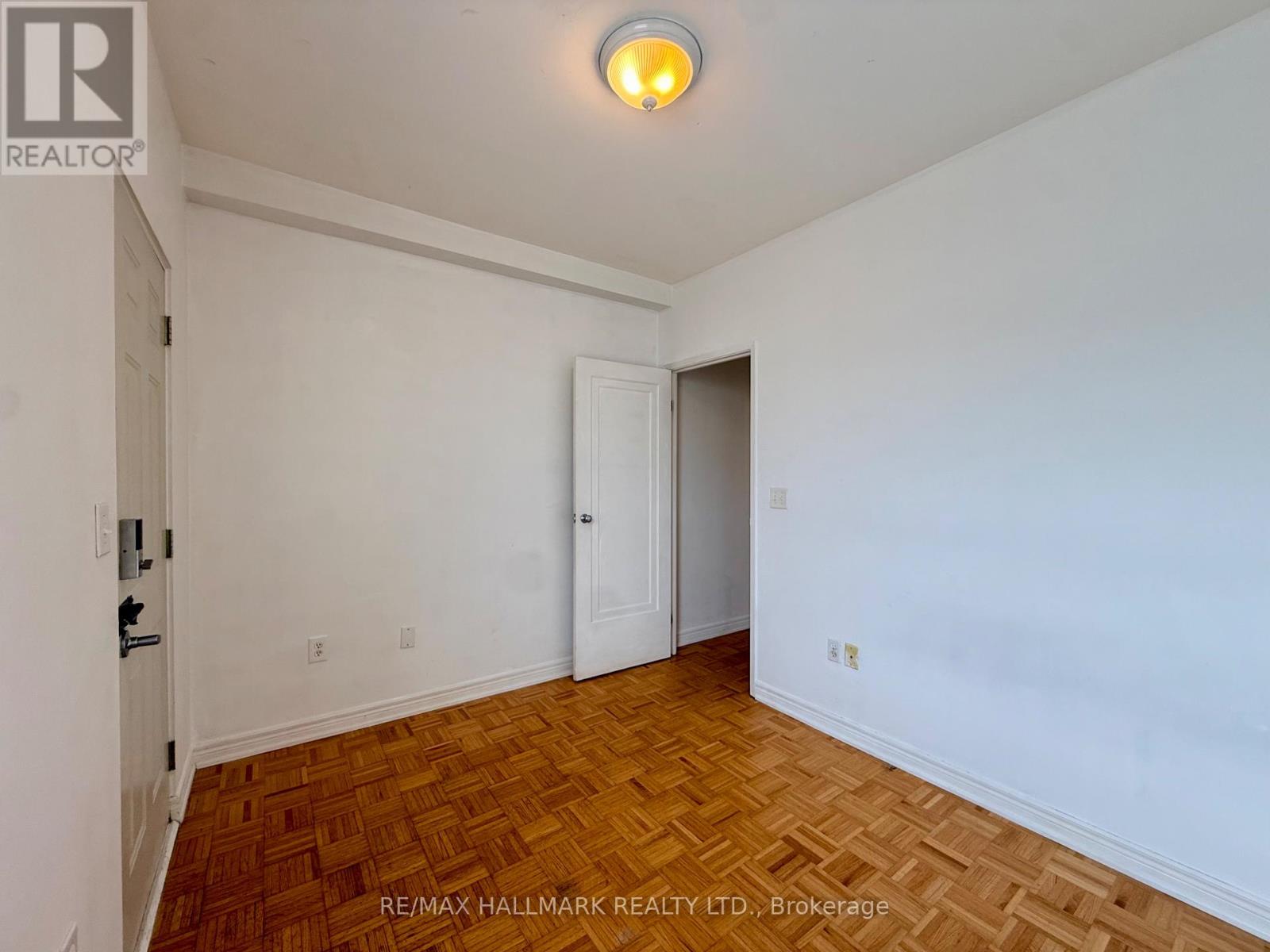 Main - 41 Saulter Street, Toronto, Ontario  M4M 2H8 - Photo 9 - E13008898
