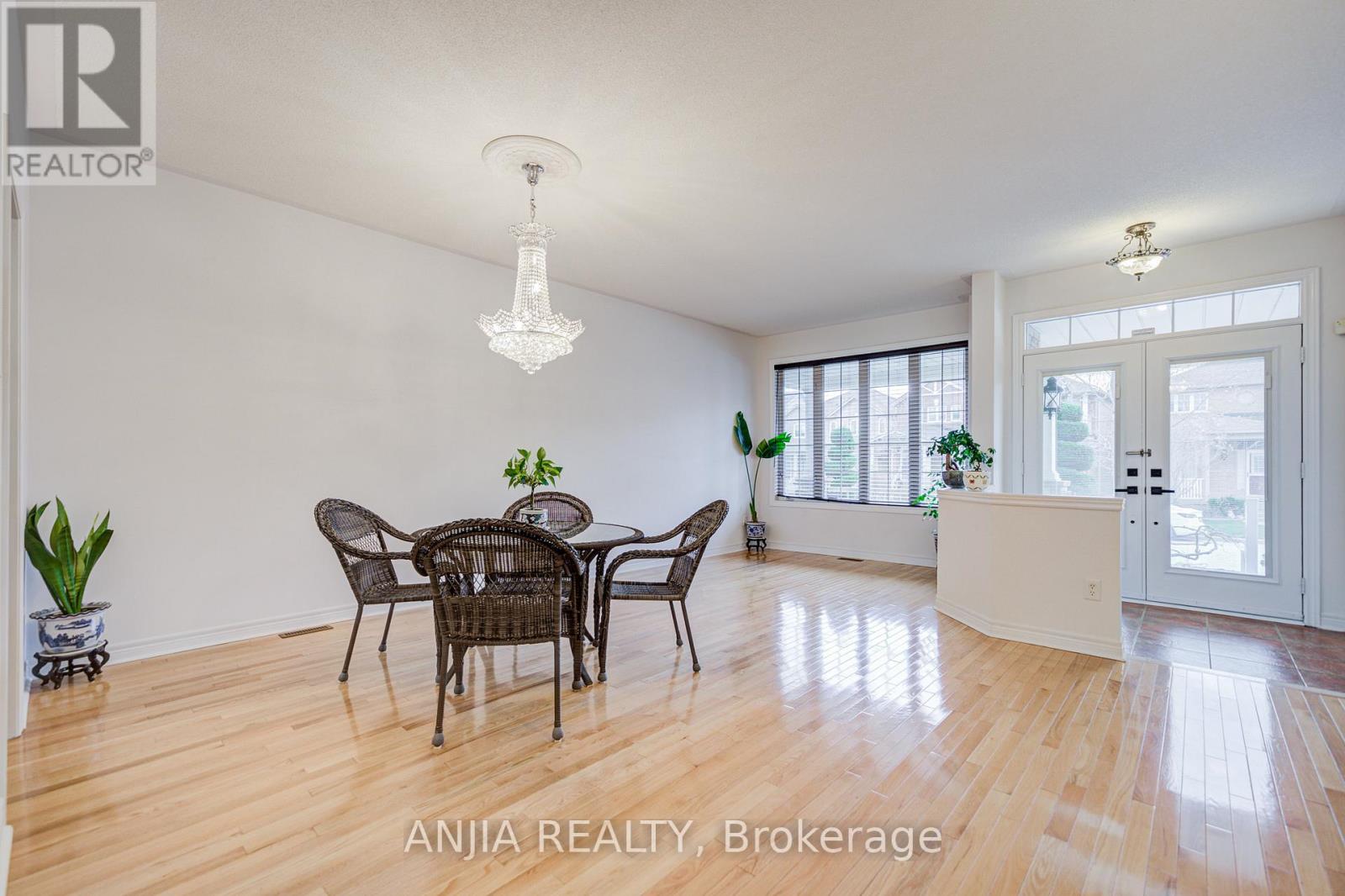 6 Linsmary Court, Markham, Ontario  L6E 1L2 - Photo 10 - N13008878