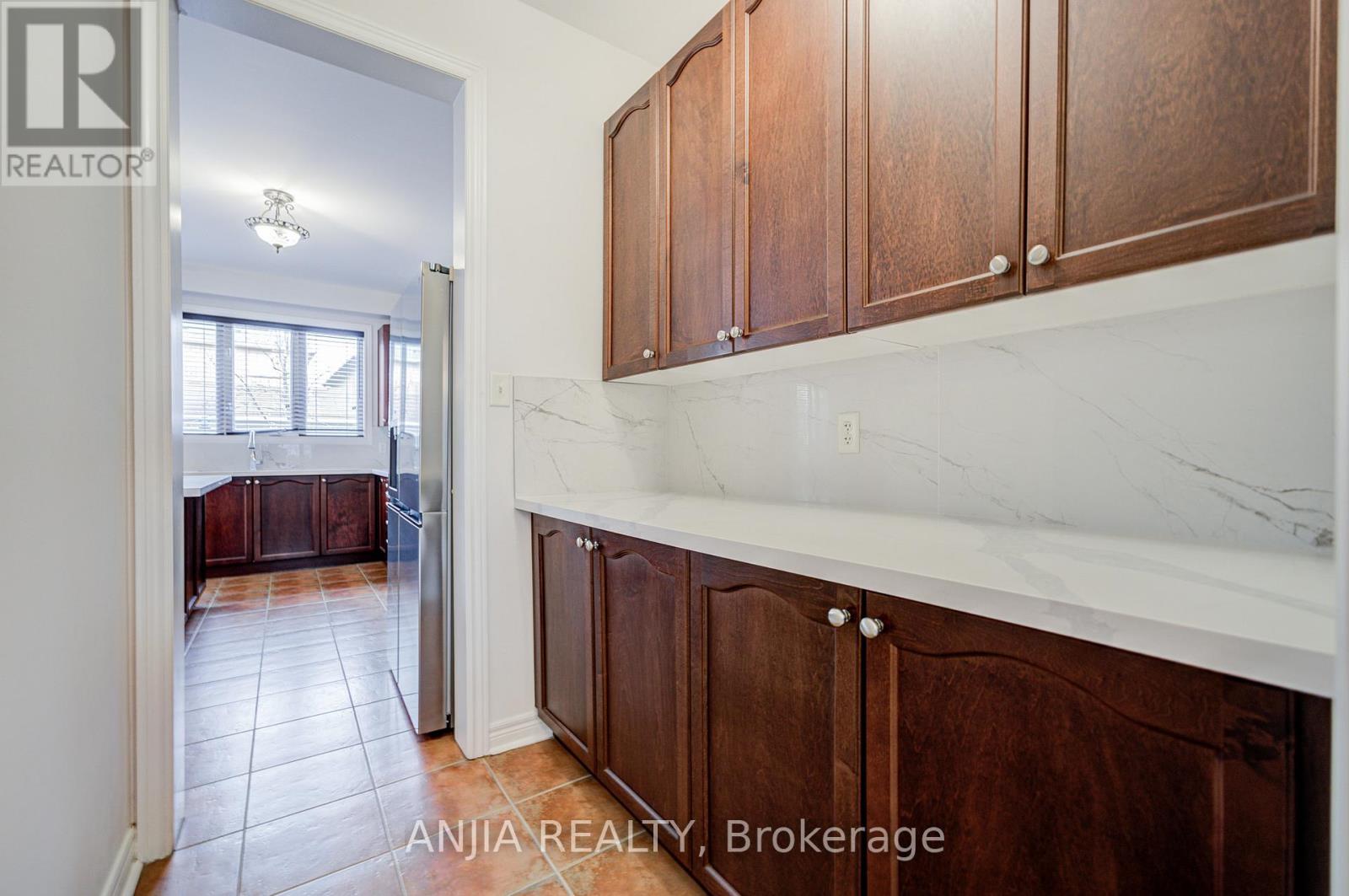 6 Linsmary Court, Markham, Ontario  L6E 1L2 - Photo 14 - N13008878