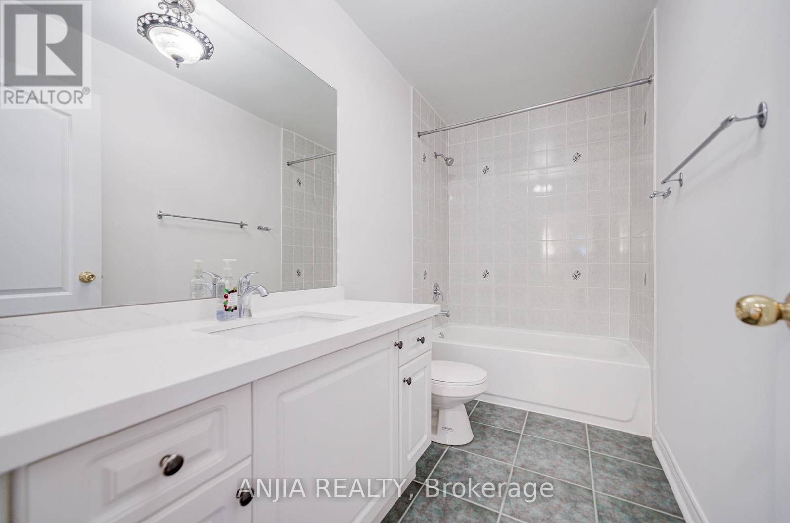 6 Linsmary Court, Markham, Ontario  L6E 1L2 - Photo 38 - N13008878