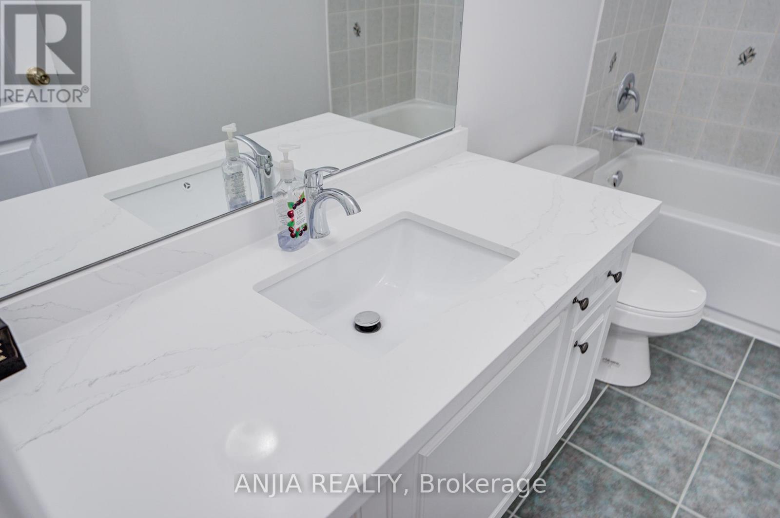 6 Linsmary Court, Markham, Ontario  L6E 1L2 - Photo 39 - N13008878