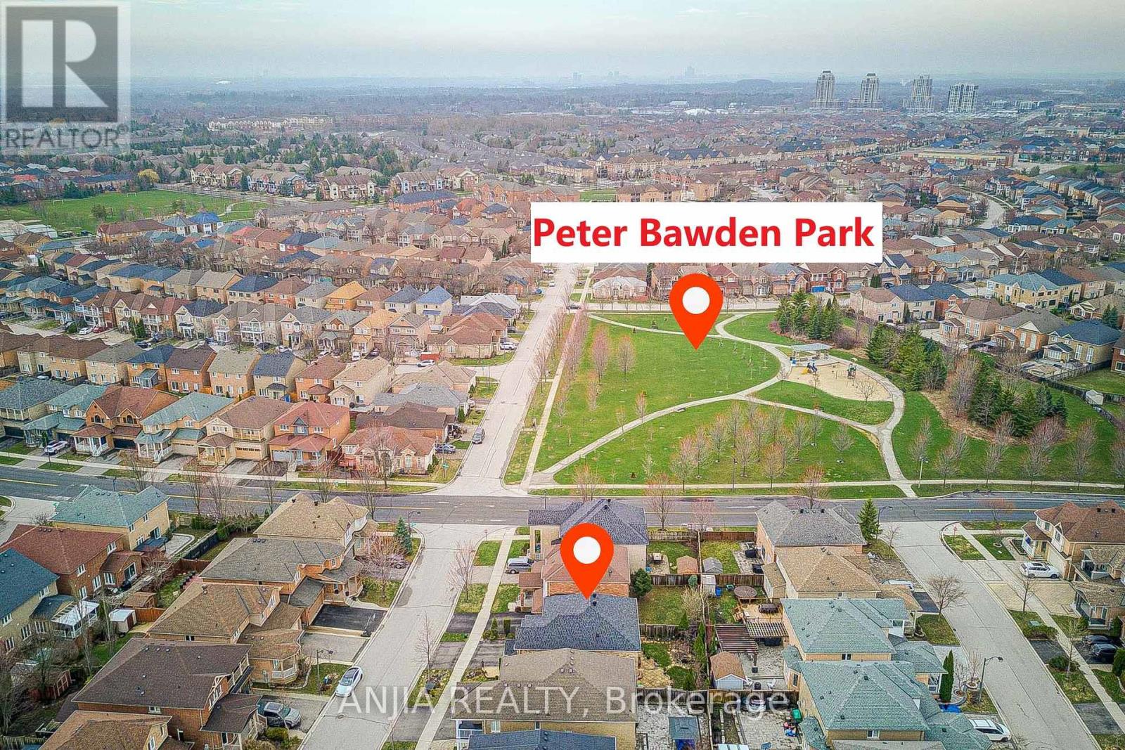 6 Linsmary Court, Markham, Ontario  L6E 1L2 - Photo 4 - N13008878