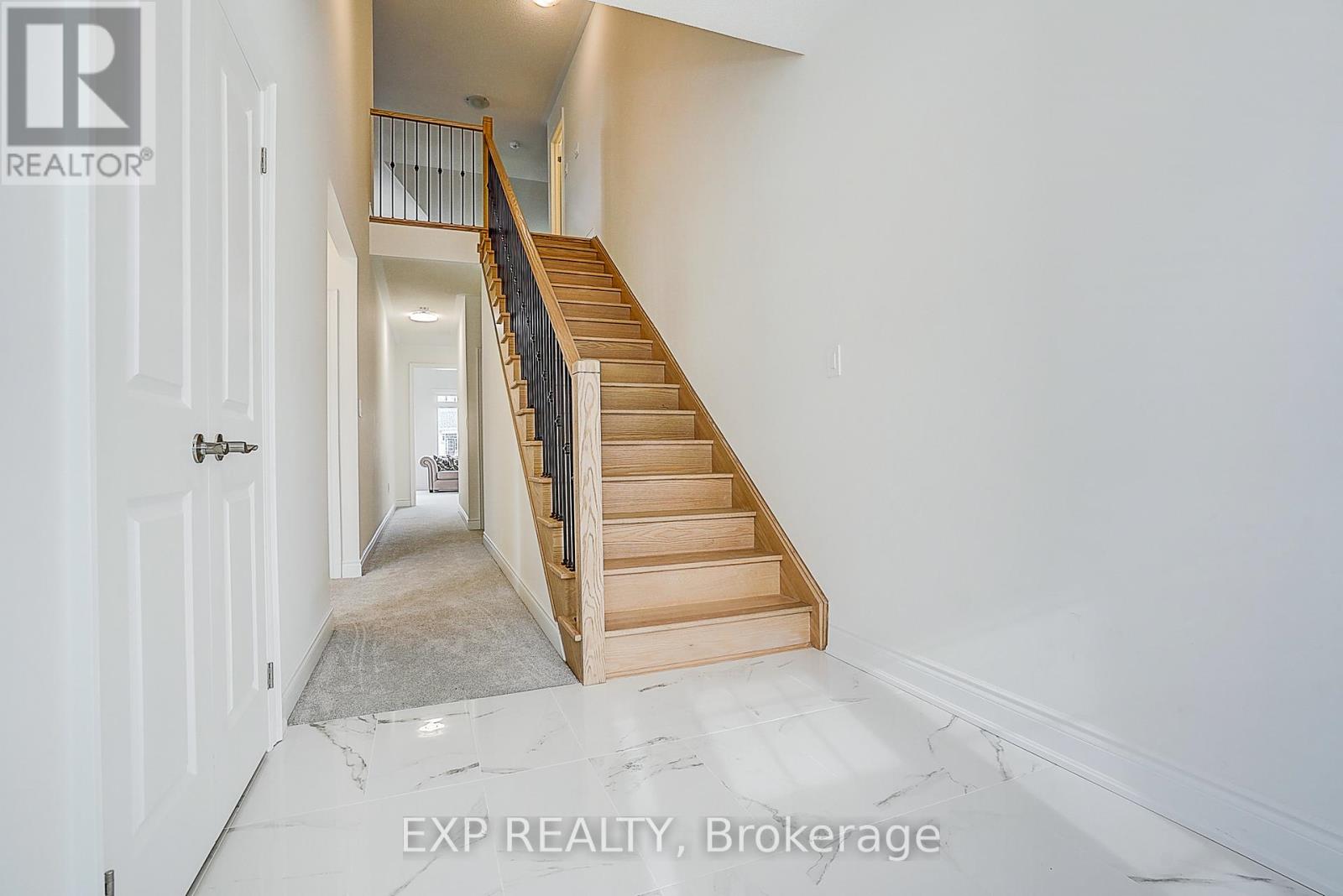 4 Palmira Drive, Georgina, Ontario  L0E 1R0 - Photo 3 - N13008912