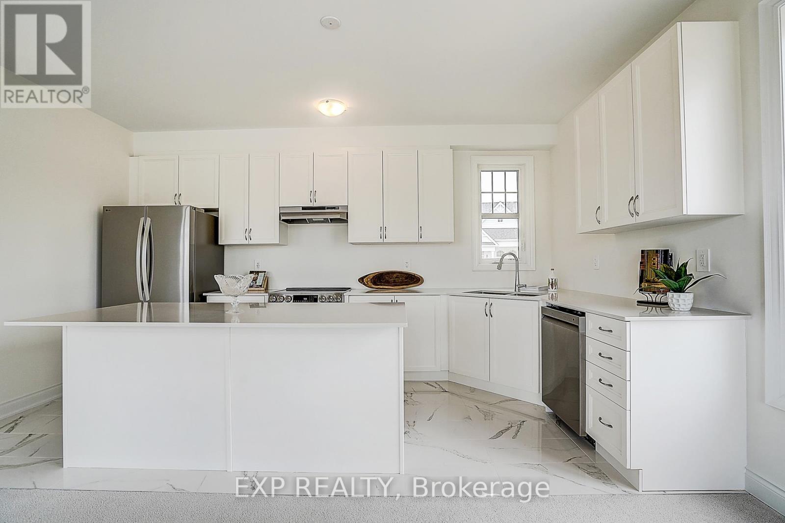 4 Palmira Drive, Georgina, Ontario  L0E 1R0 - Photo 7 - N13008912