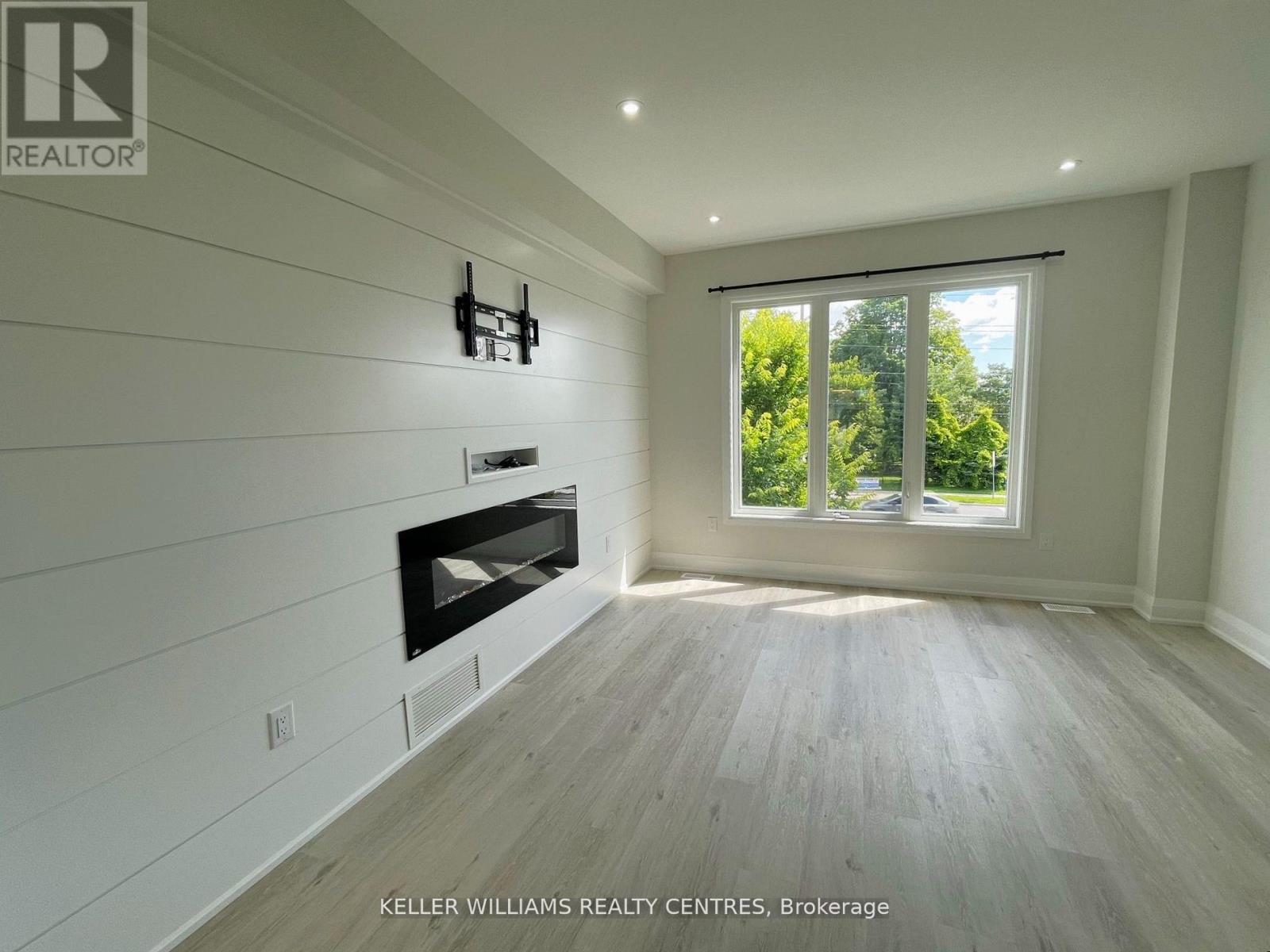 450 Veterans Drive, Barrie (Holly), Ontario  L4N 6A6 - Photo 11 - S13008908