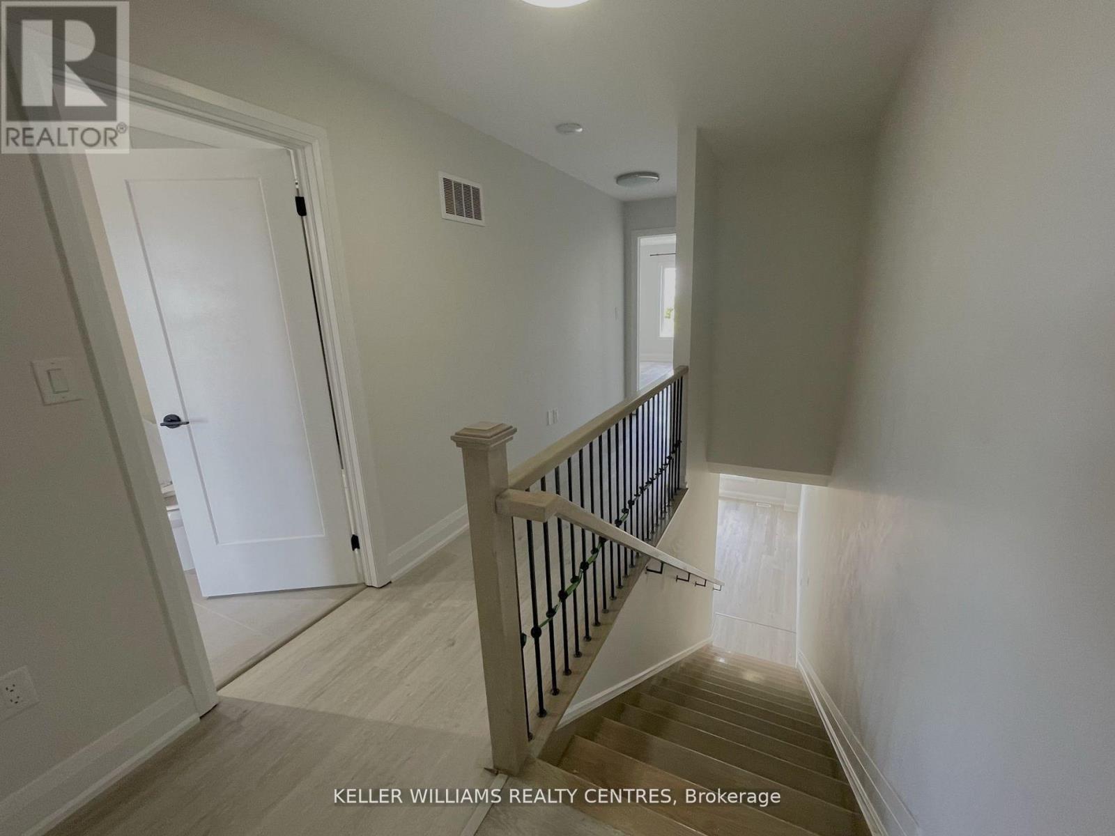 450 Veterans Drive, Barrie (Holly), Ontario  L4N 6A6 - Photo 15 - S13008908