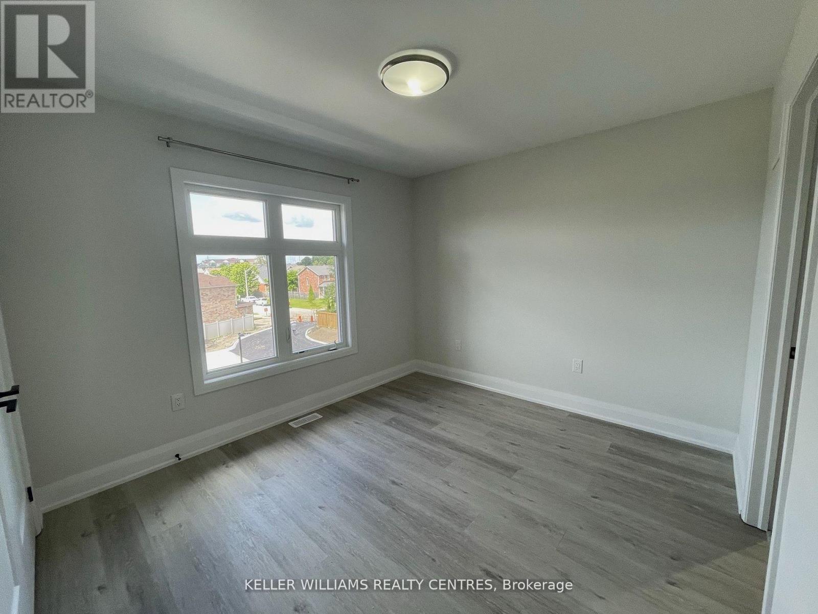 450 Veterans Drive, Barrie (Holly), Ontario  L4N 6A6 - Photo 16 - S13008908