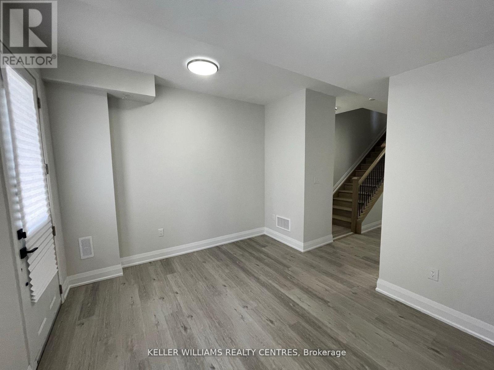 450 Veterans Drive, Barrie (Holly), Ontario  L4N 6A6 - Photo 5 - S13008908