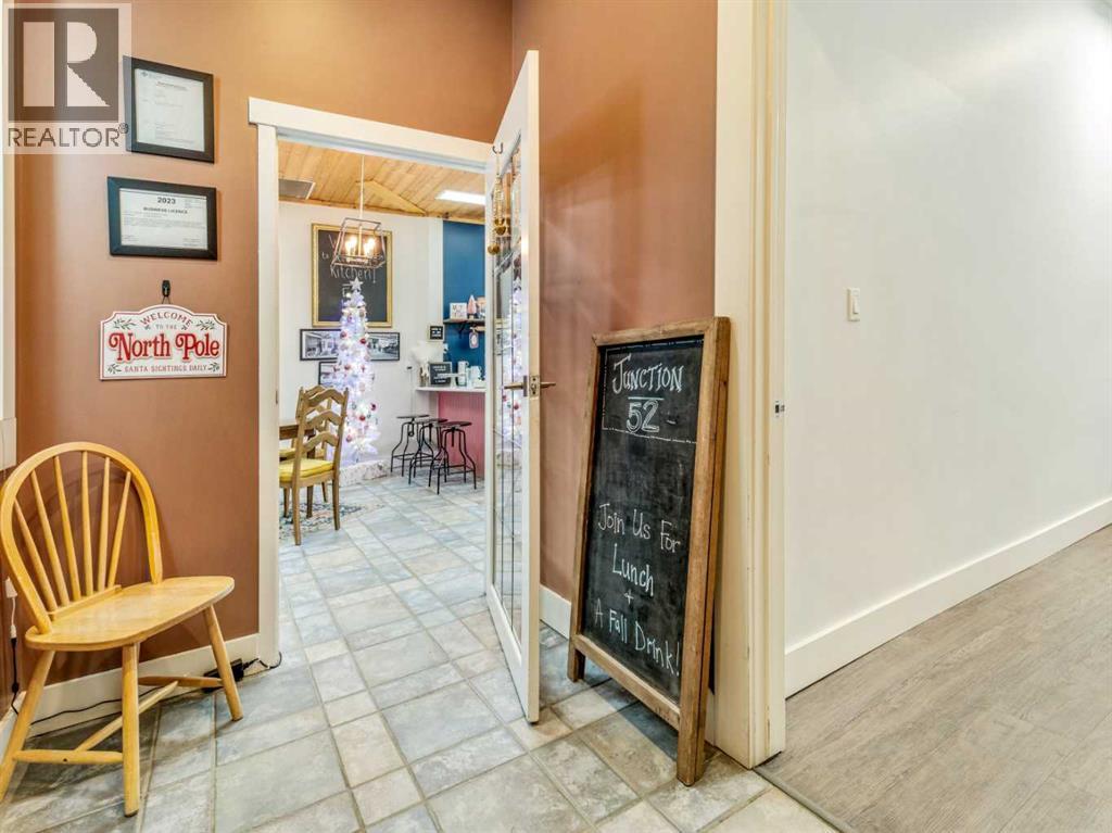 19 Broadway  N, Raymond, Alberta  T0K 2S0 - Photo 18 - A2184291