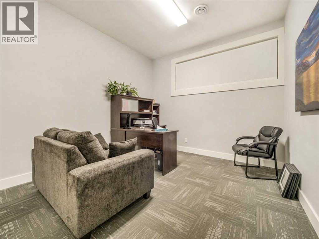 19 Broadway  N, Raymond, Alberta  T0K 2S0 - Photo 40 - A2184291