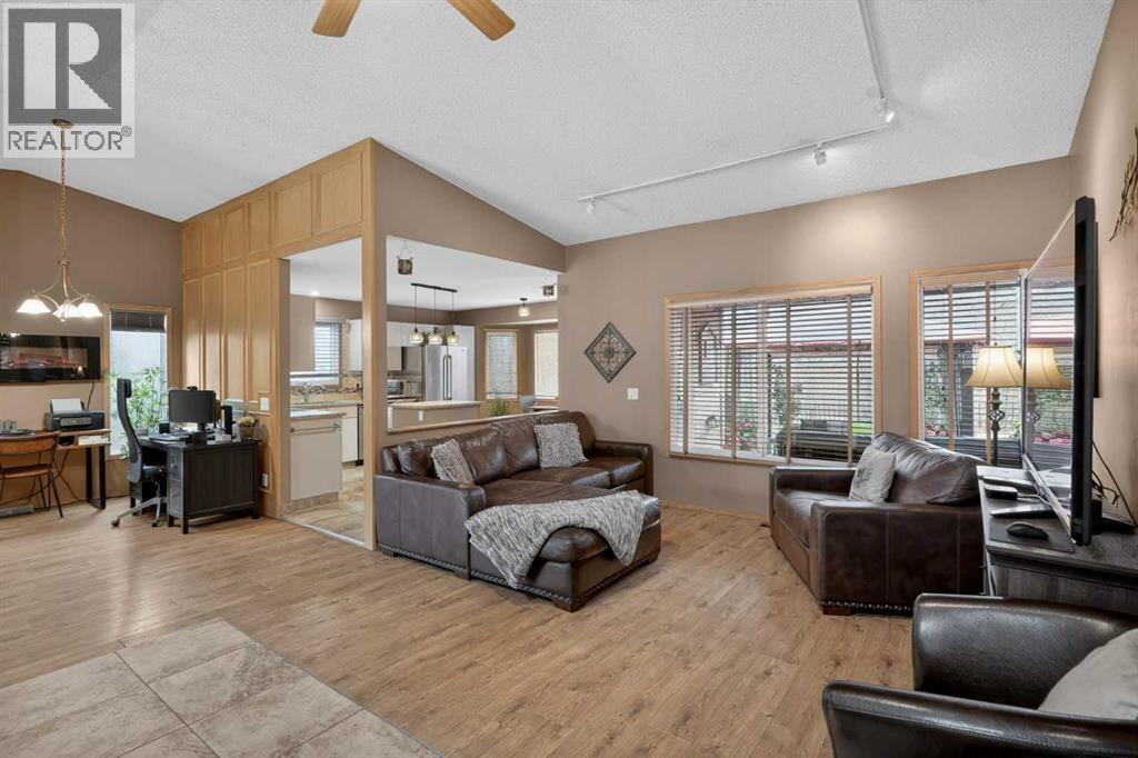 80 Deerbrook Road SE, Calgary, Alberta  T2J 6L6 - Photo 5 - A2302425