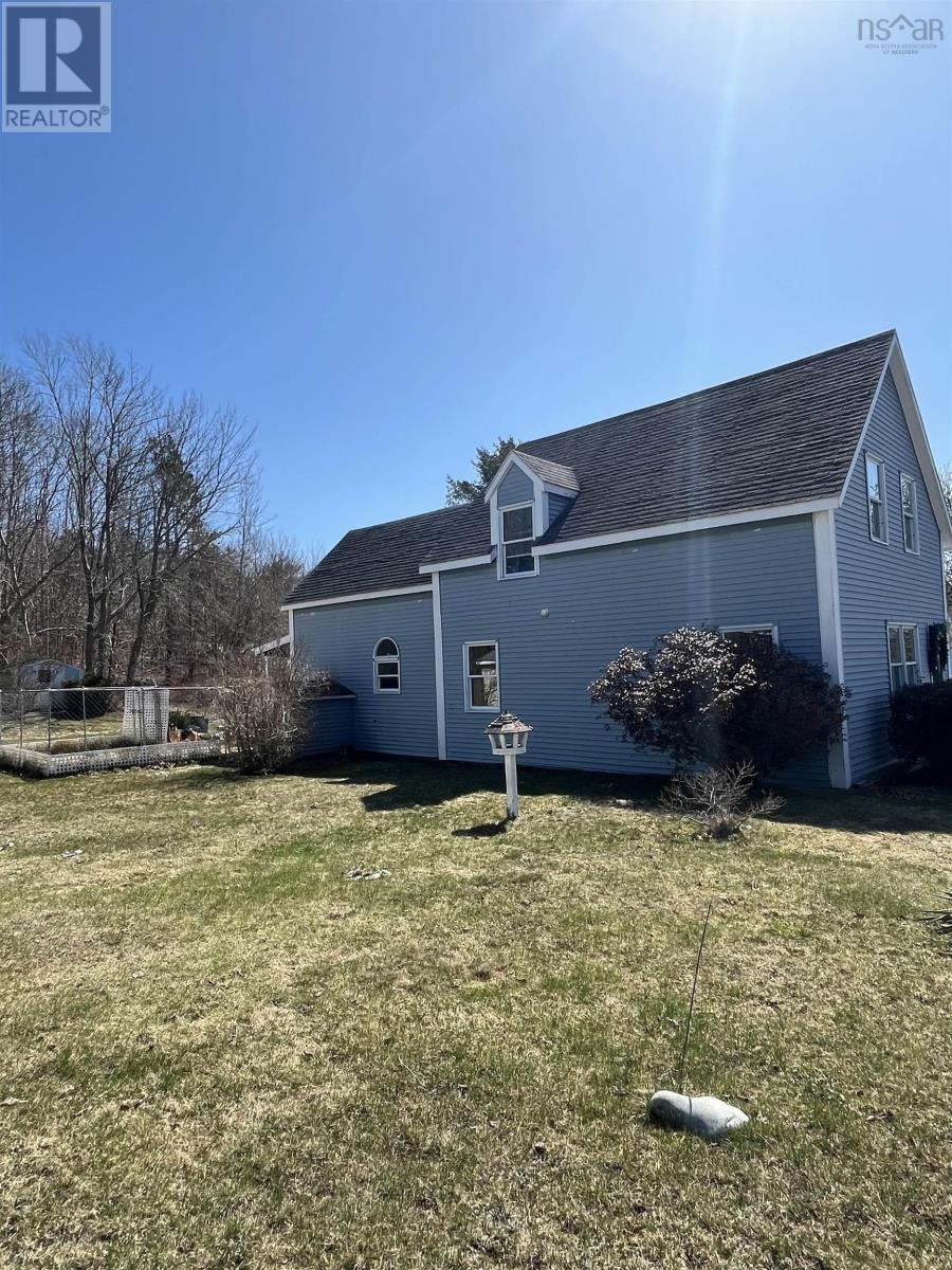 217 Waterloo Street, Liverpool, Nova Scotia  B0T 1K0 - Photo 4 - 202607678