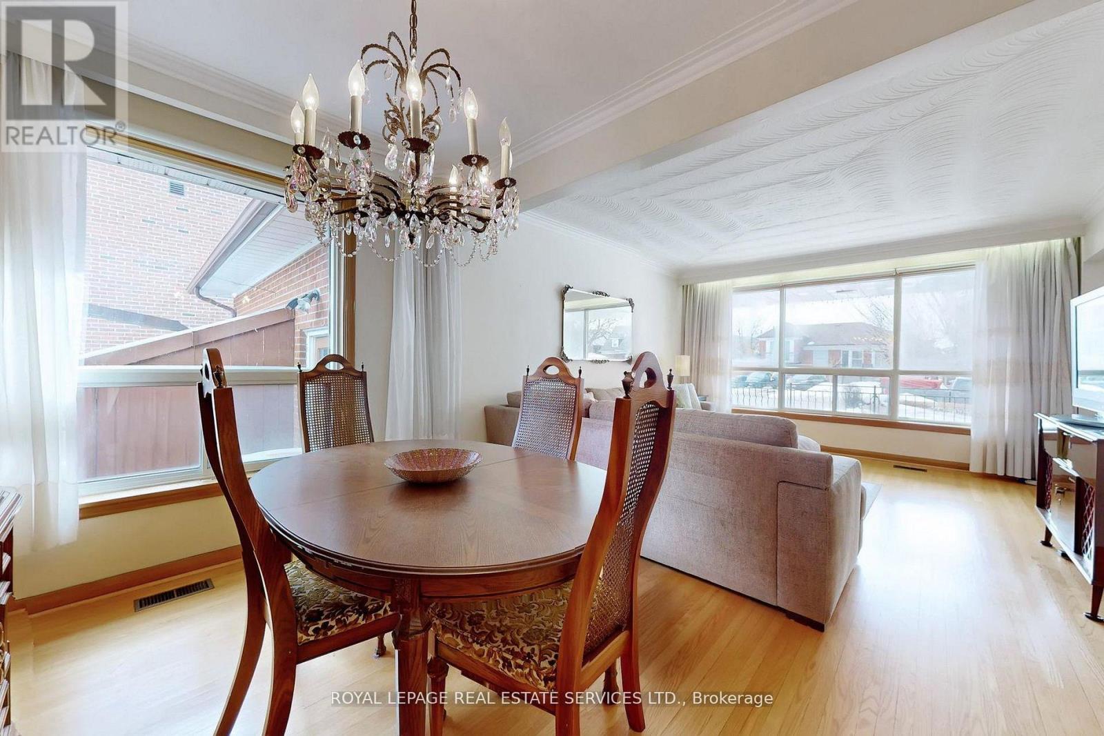 167 Cornelius Parkway, Toronto, Ontario  M6L 2K8 - Photo 12 - W13008818