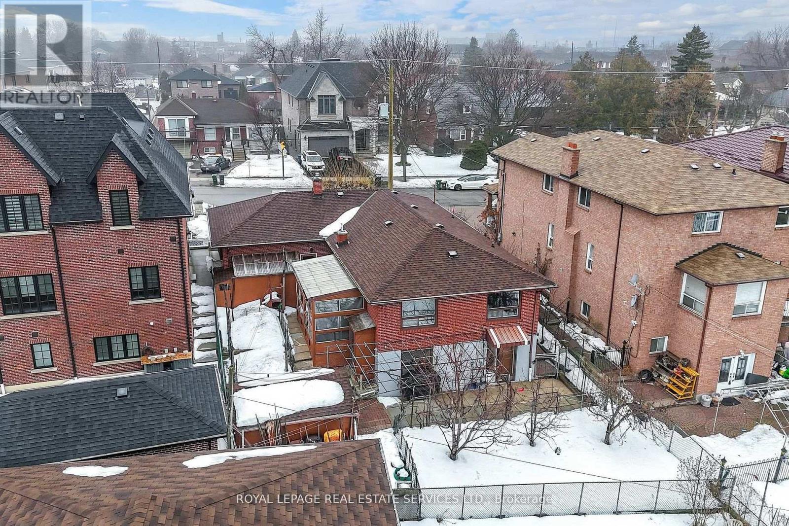 167 Cornelius Parkway, Toronto, Ontario  M6L 2K8 - Photo 29 - W13008818