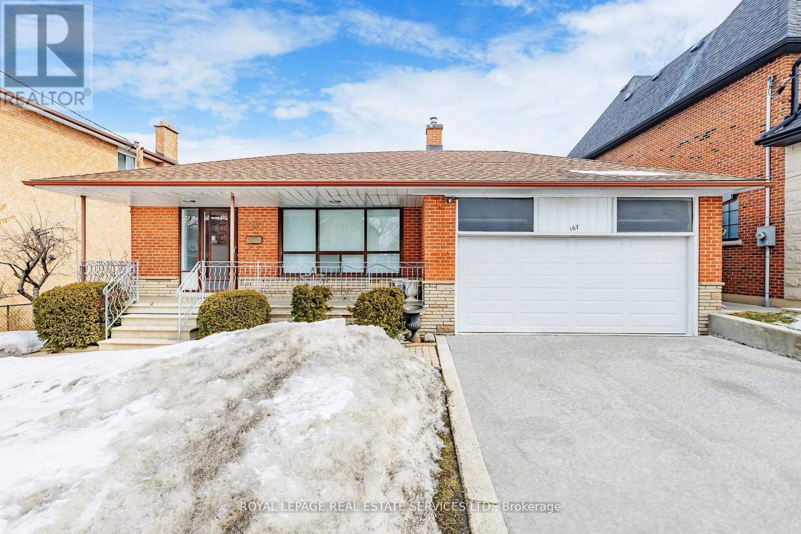 167 Cornelius Parkway, Toronto, Ontario  M6L 2K8 - Photo 4 - W13008818