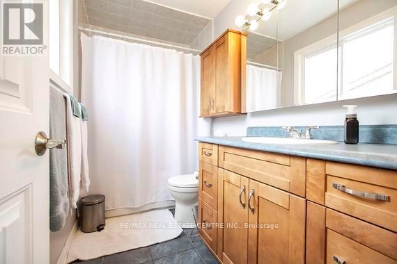 125 Madoc Drive, Brampton, Ontario  L6V 2A5 - Photo 17 - W13008866