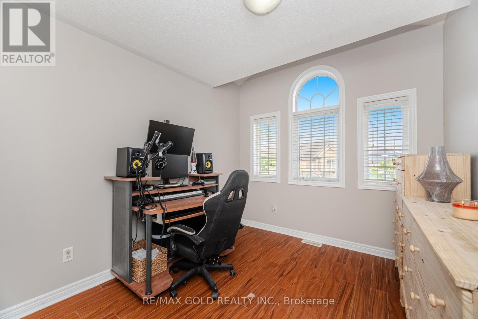 11 Seedland Crescent N, Brampton (Sandringham-Wellington), Ontario  L6R 0Z6 - Photo 10 - W13008916