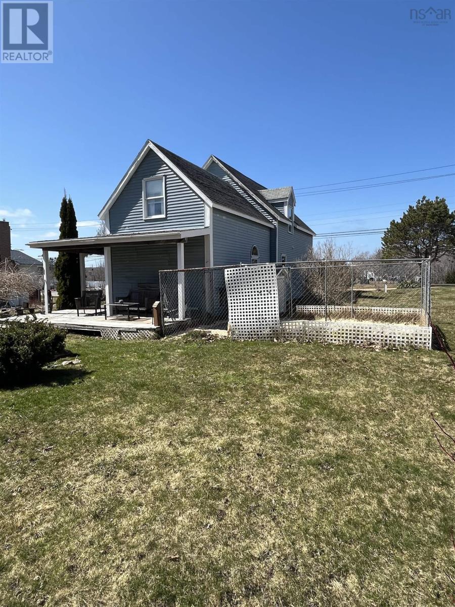 217 Waterloo Street, Liverpool, Nova Scotia  B0T 1K0 - Photo 3 - 202607678