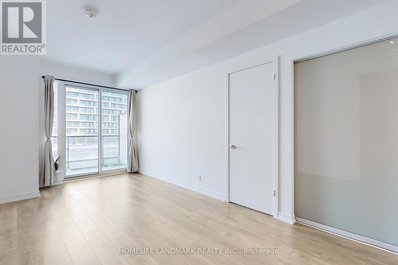 1012 - 5 Buttermill Avenue, Vaughan, Ontario  L4K 0J5 - Photo 5 - N12969058