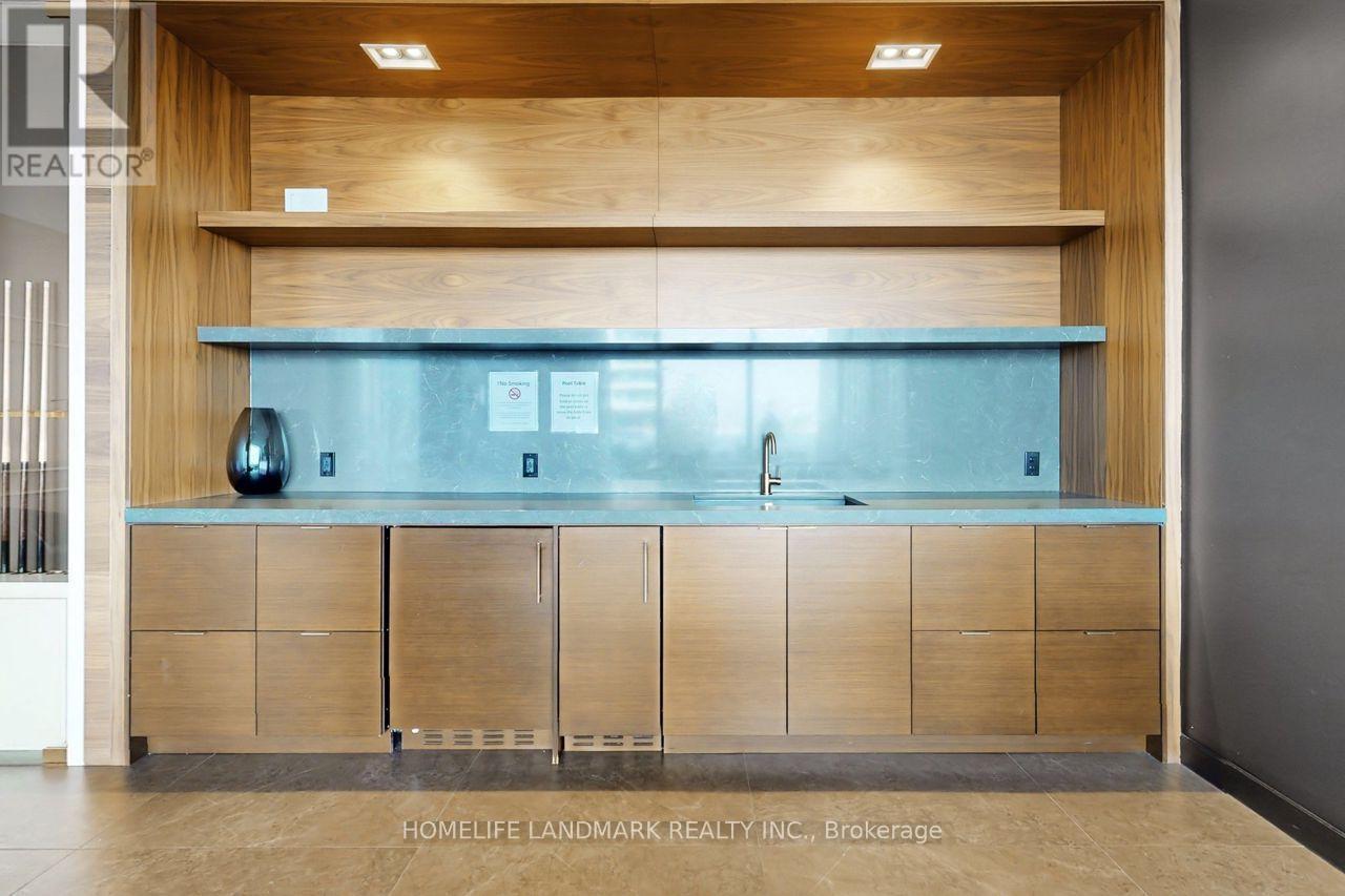 1012 - 5 Buttermill Avenue, Vaughan, Ontario  L4K 0J5 - Photo 30 - N12969058