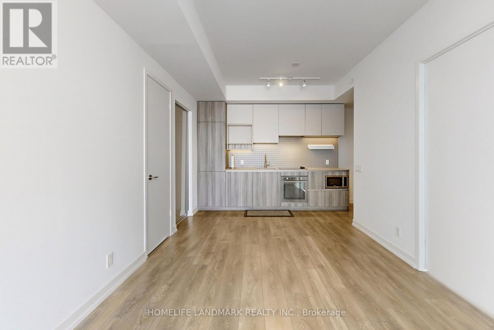 1012 - 5 Buttermill Avenue, Vaughan, Ontario  L4K 0J5 - Photo 11 - N12969058