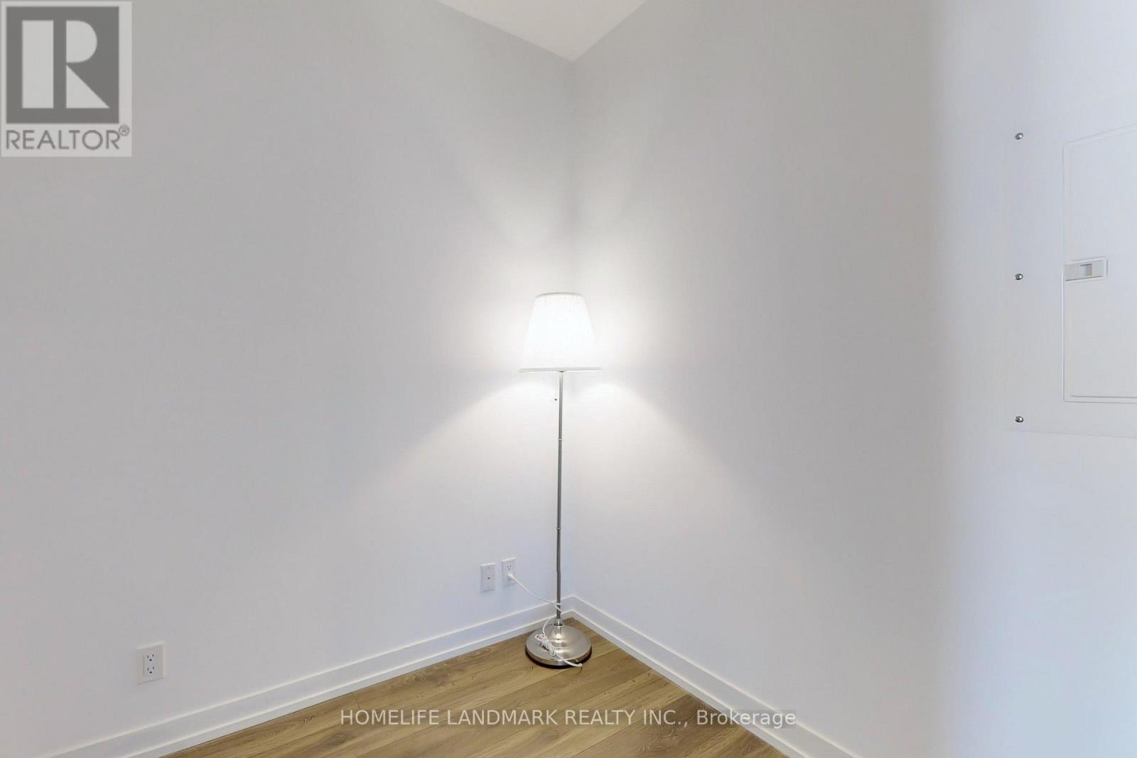 1012 - 5 Buttermill Avenue, Vaughan, Ontario  L4K 0J5 - Photo 20 - N12969058