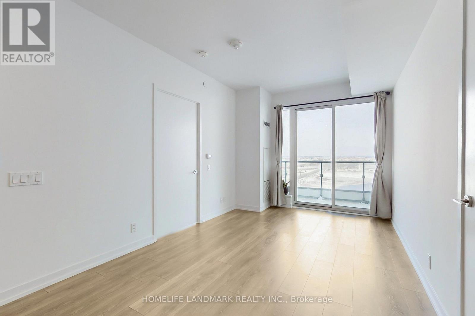 1012 - 5 Buttermill Avenue, Vaughan, Ontario  L4K 0J5 - Photo 6 - N12969058